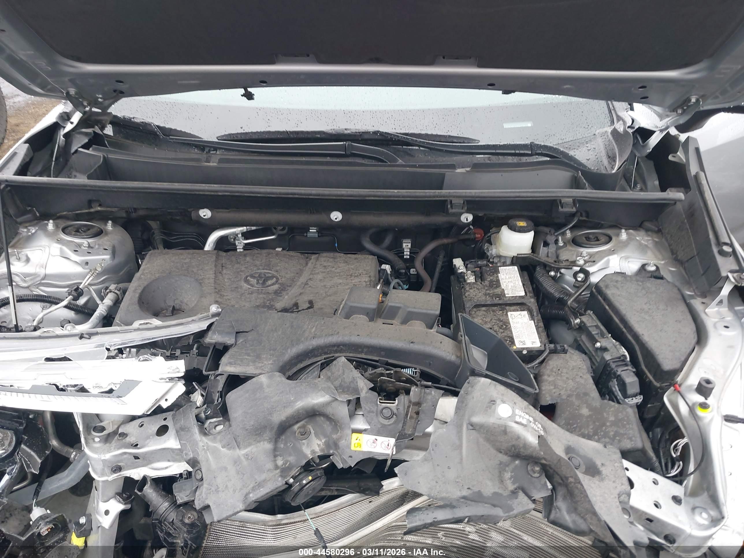 TOYOTA RAV4 image 10
