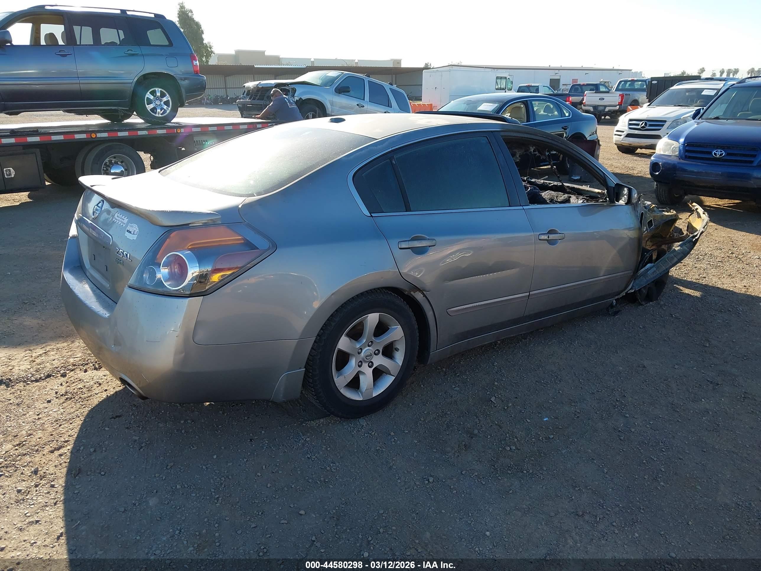 NISSAN ALTIMA image 4