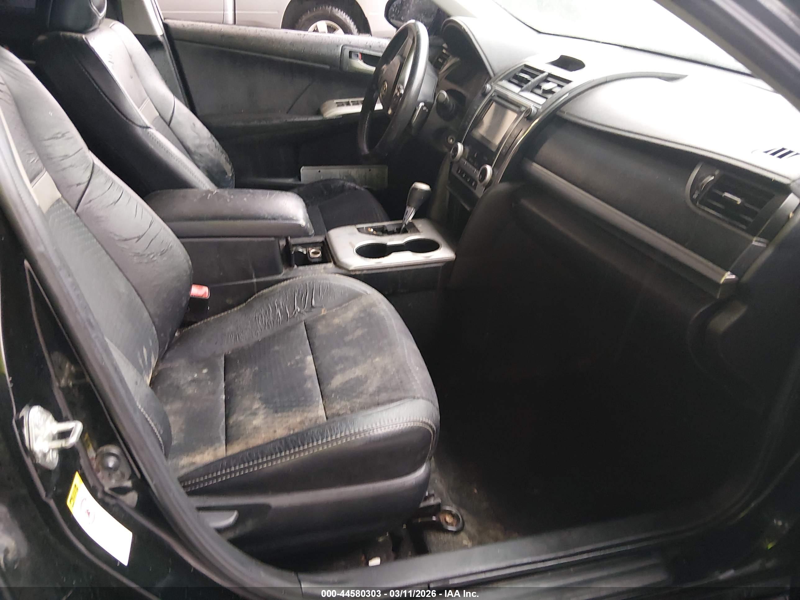 TOYOTA CAMRY image 5