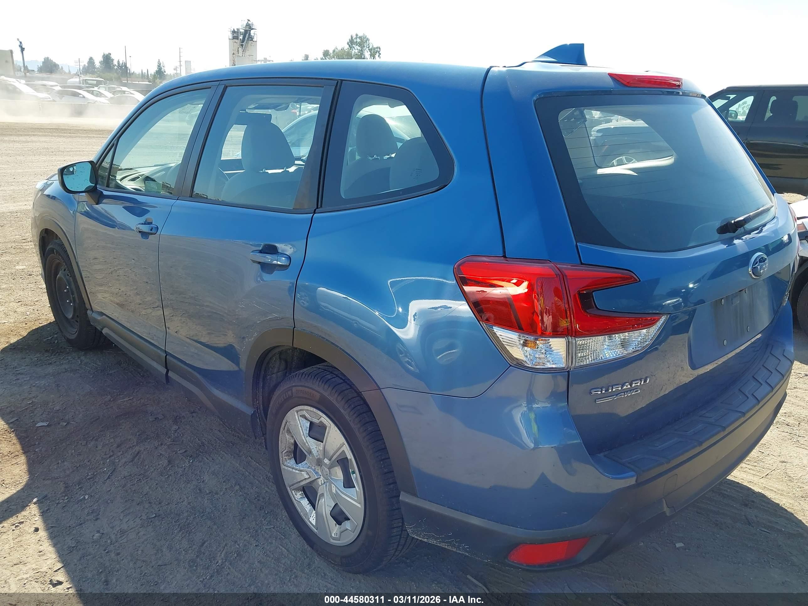 SUBARU FORESTER image 3