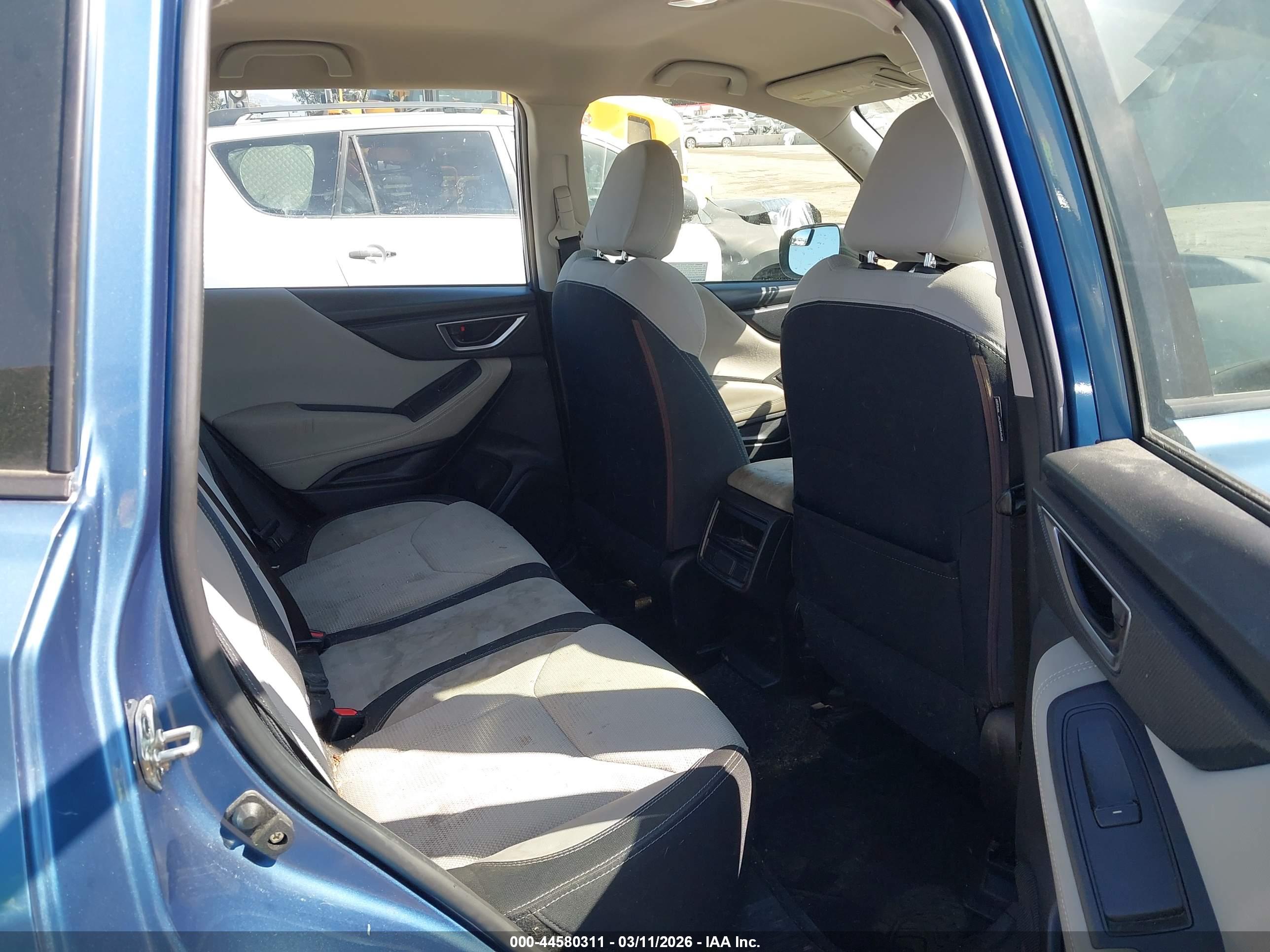 SUBARU FORESTER image 8