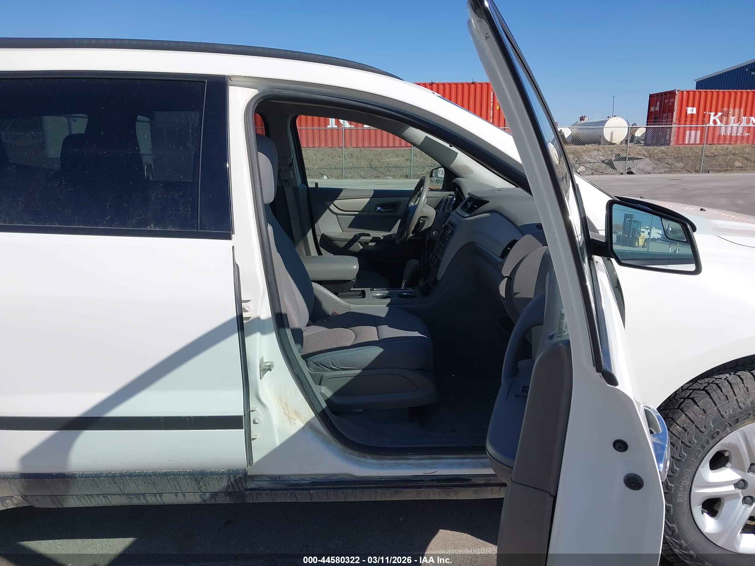 CHEVROLET TRAVERSE image 5