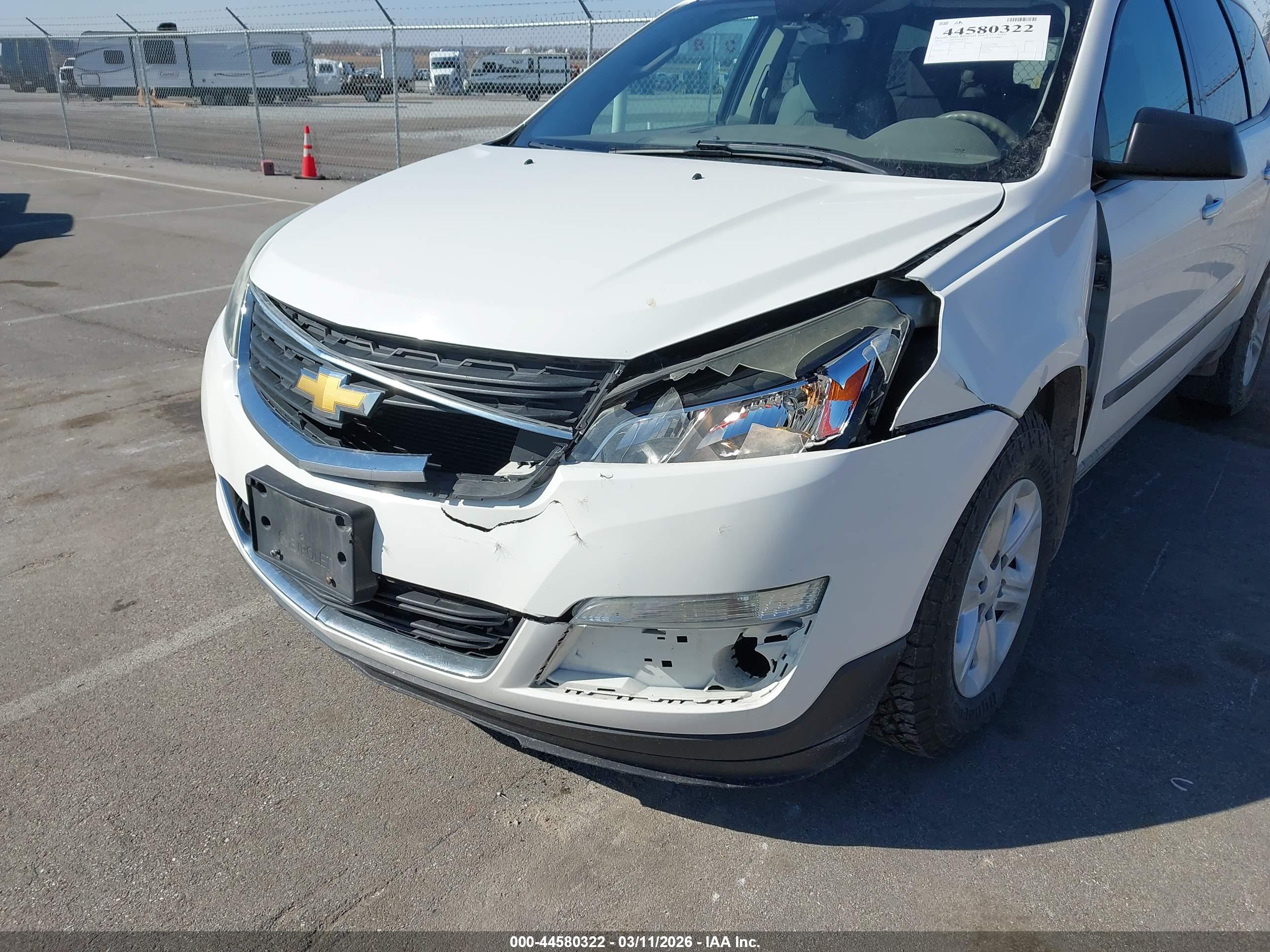 CHEVROLET TRAVERSE image 6