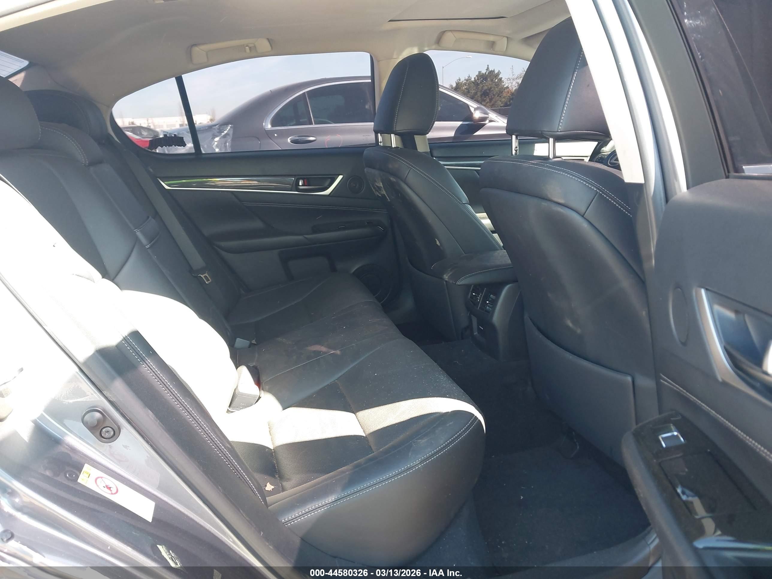 LEXUS GS image 8
