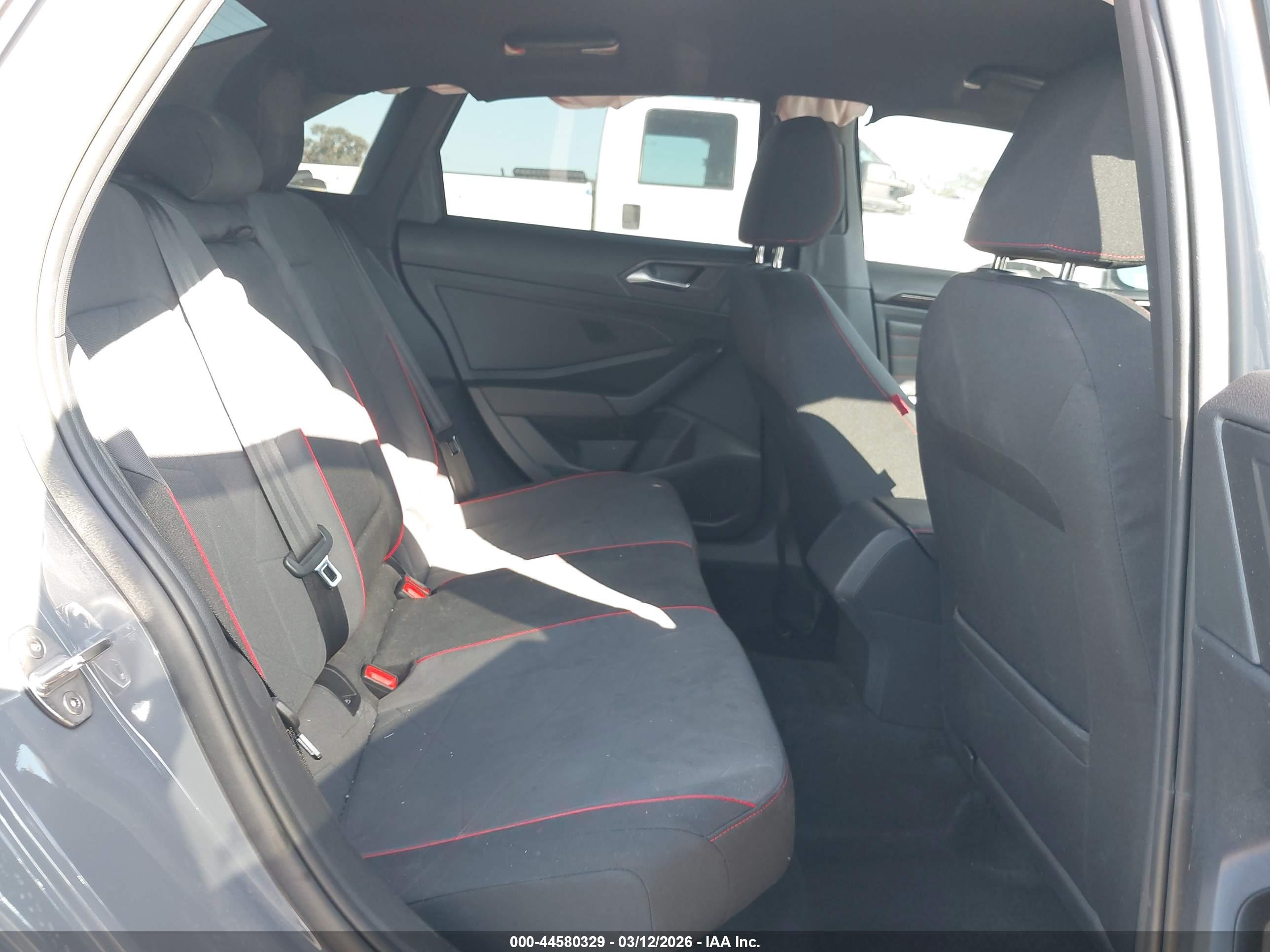 VOLKSWAGEN JETTA image 8