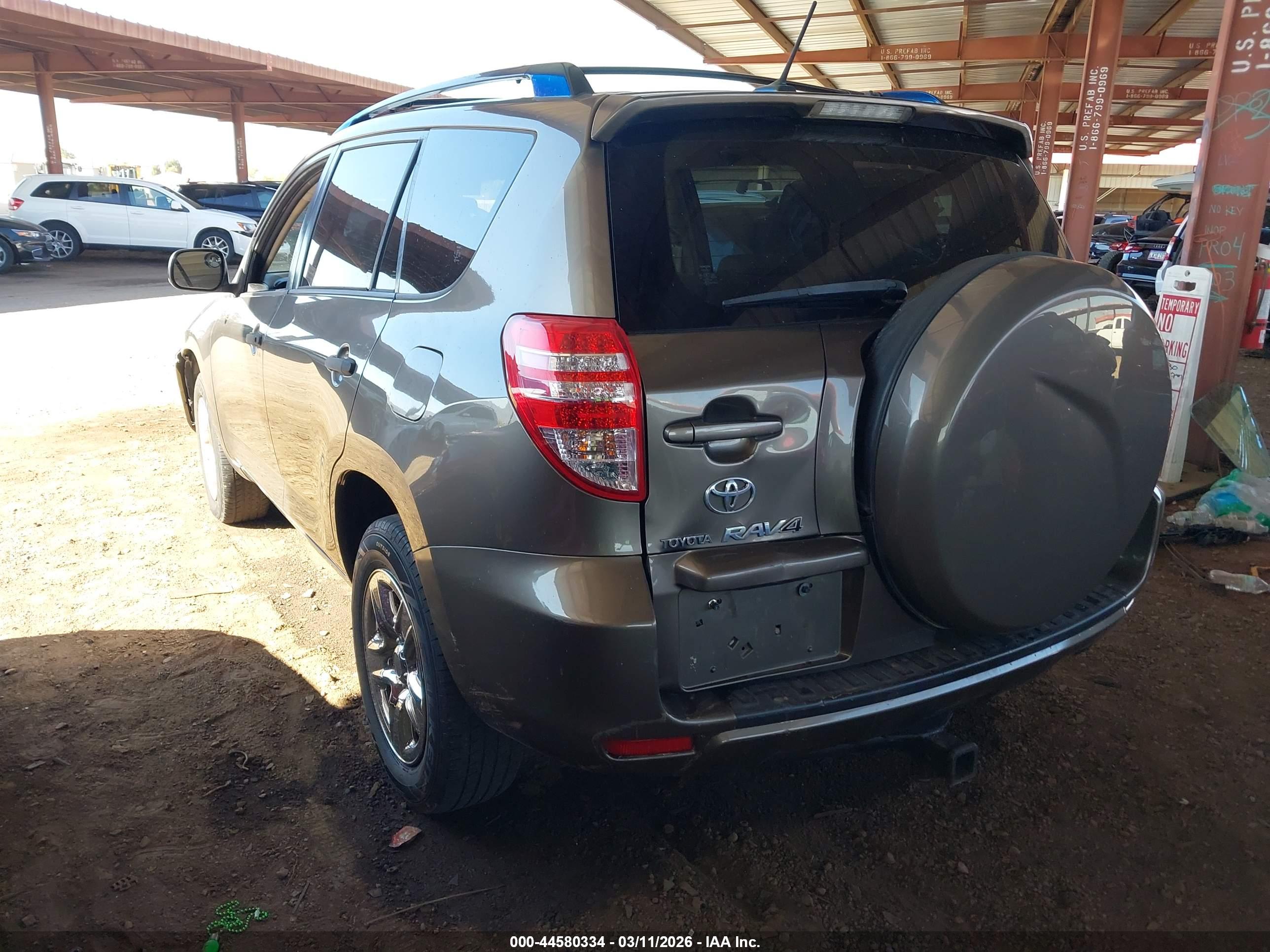 TOYOTA RAV4 image 3