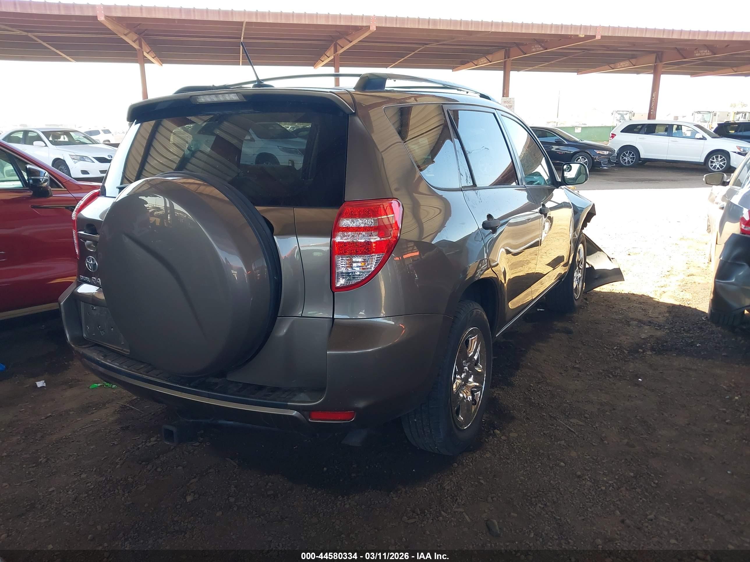 TOYOTA RAV4 image 4