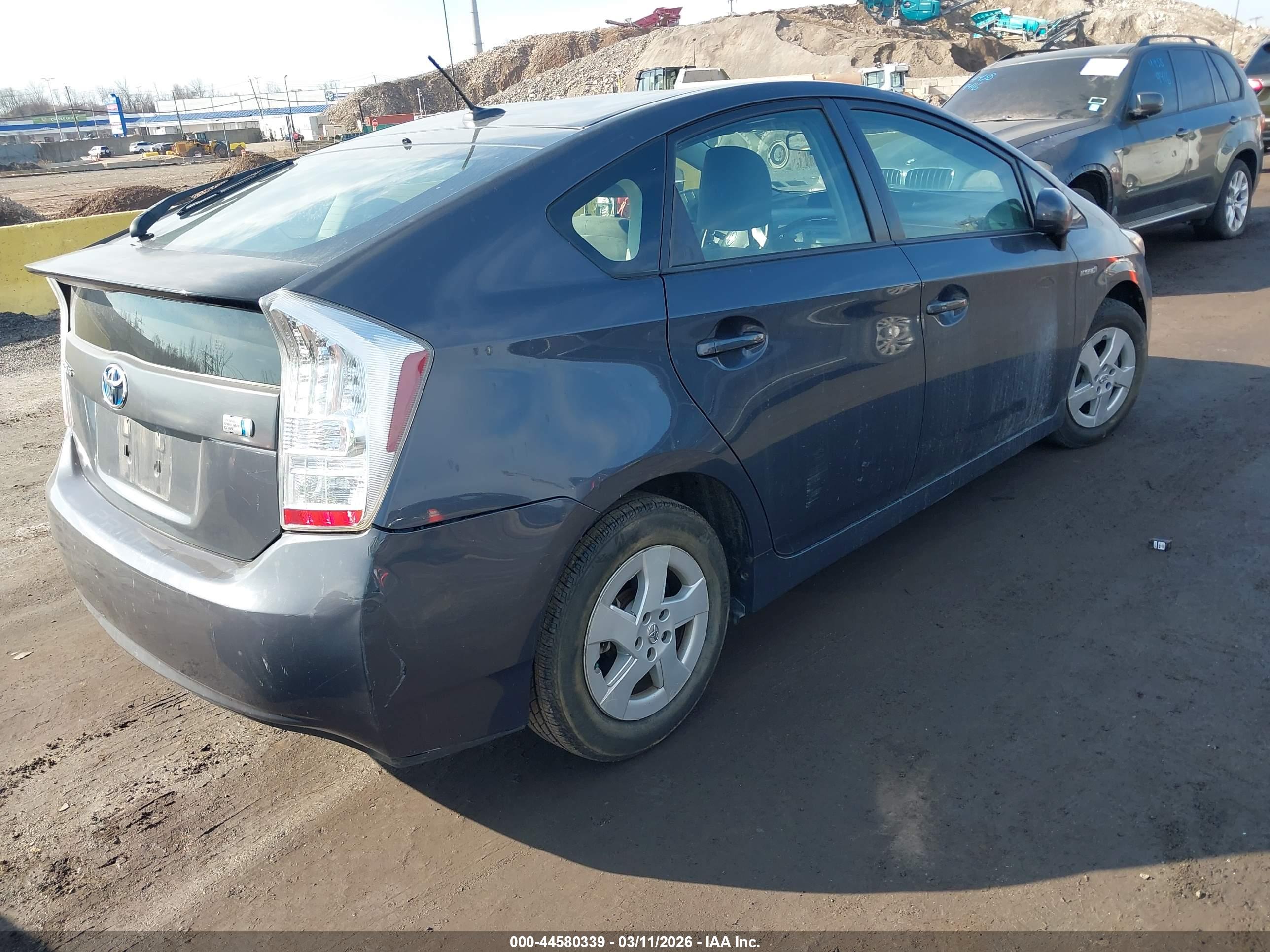 TOYOTA PRIUS image 4