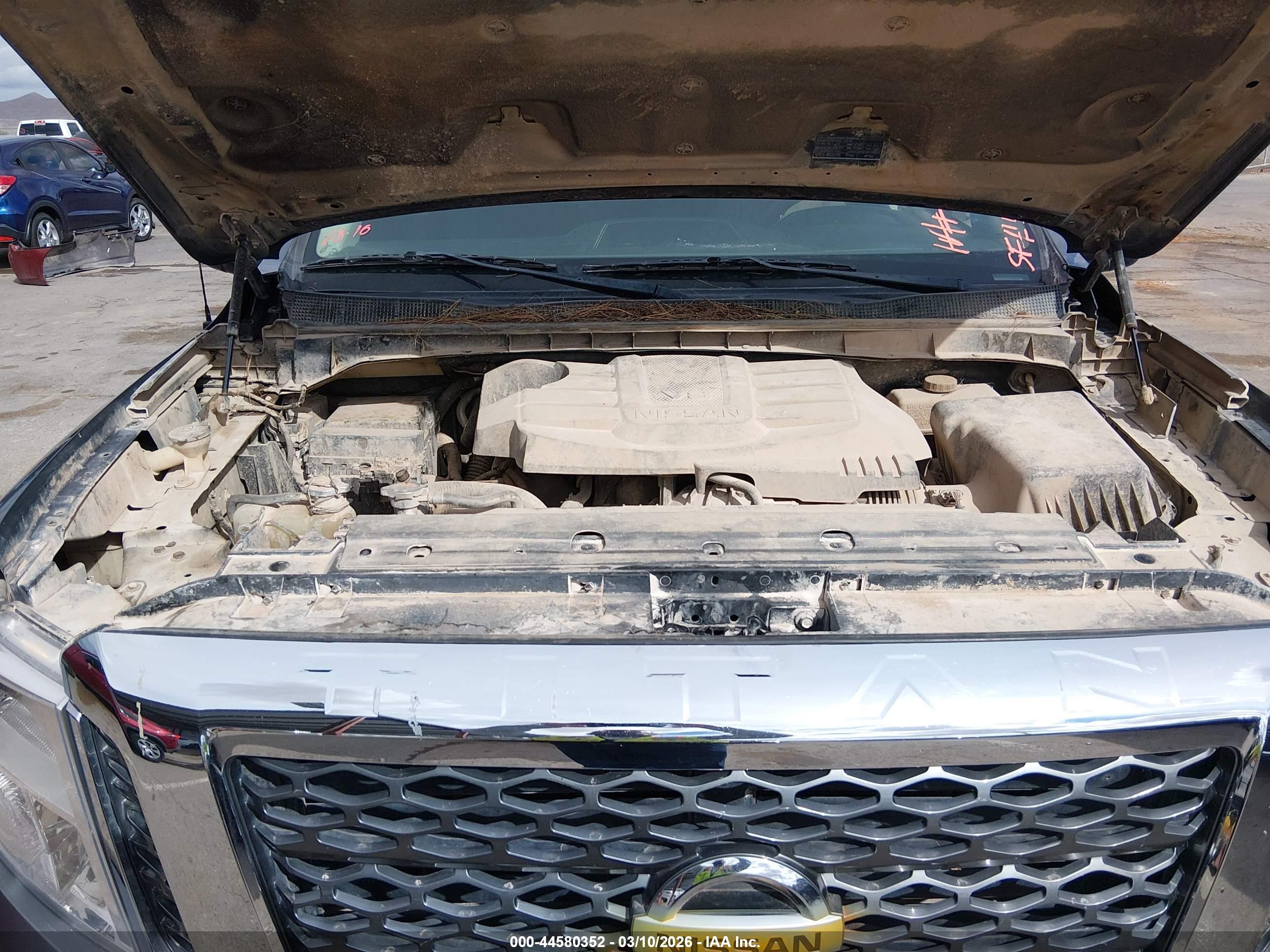 NISSAN TITAN image 10