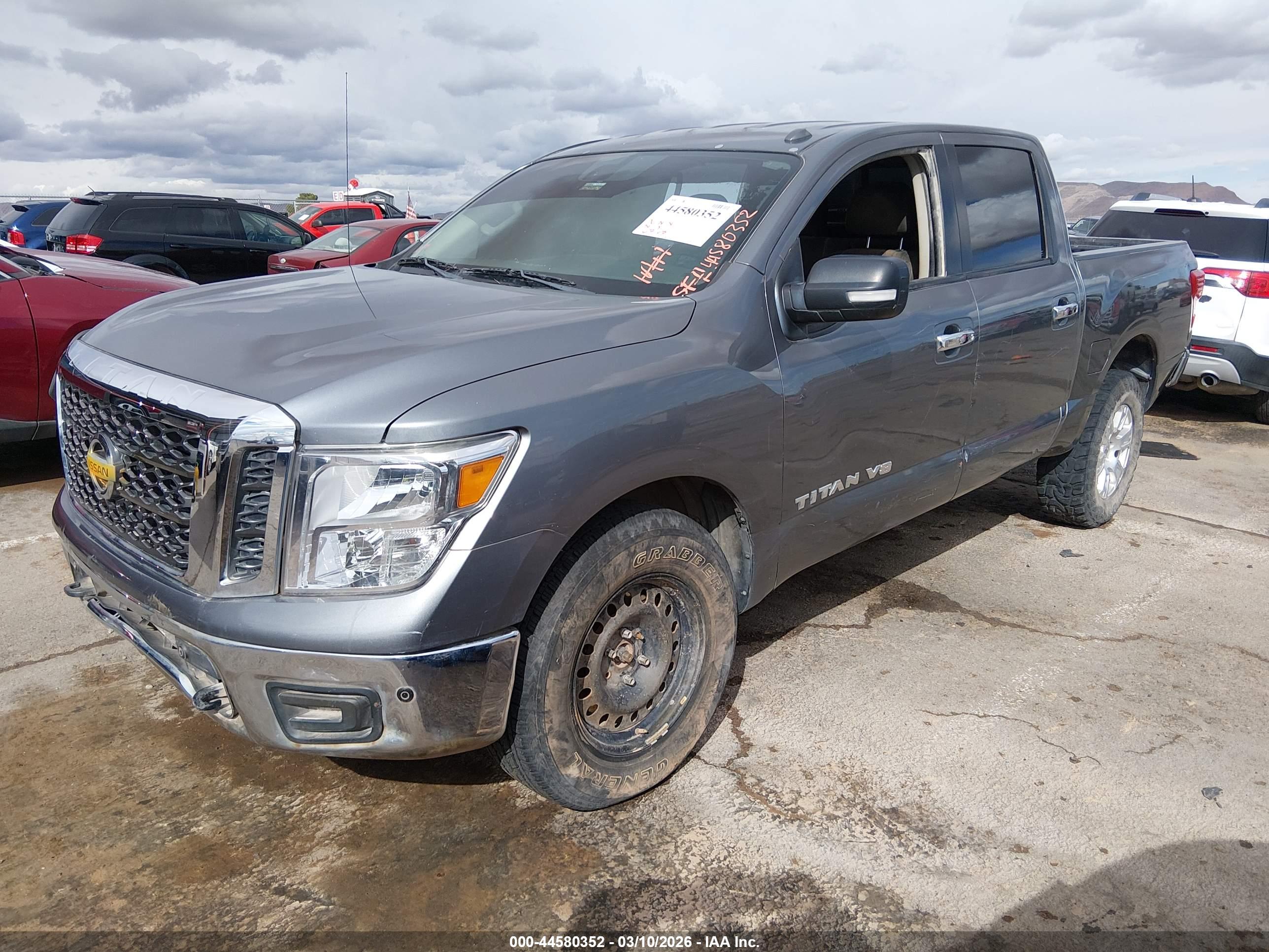 NISSAN TITAN image 2