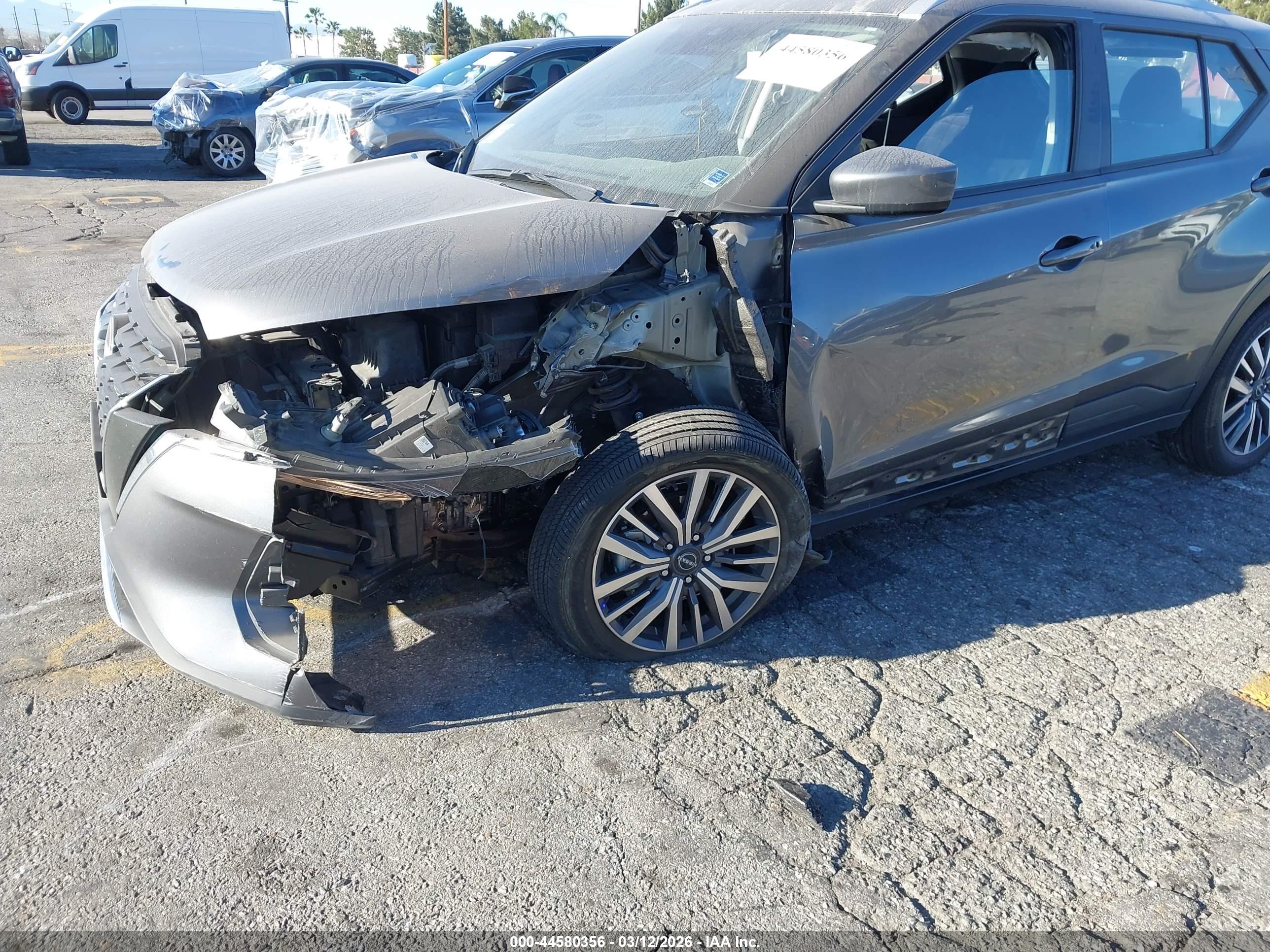 NISSAN KICKS image 6