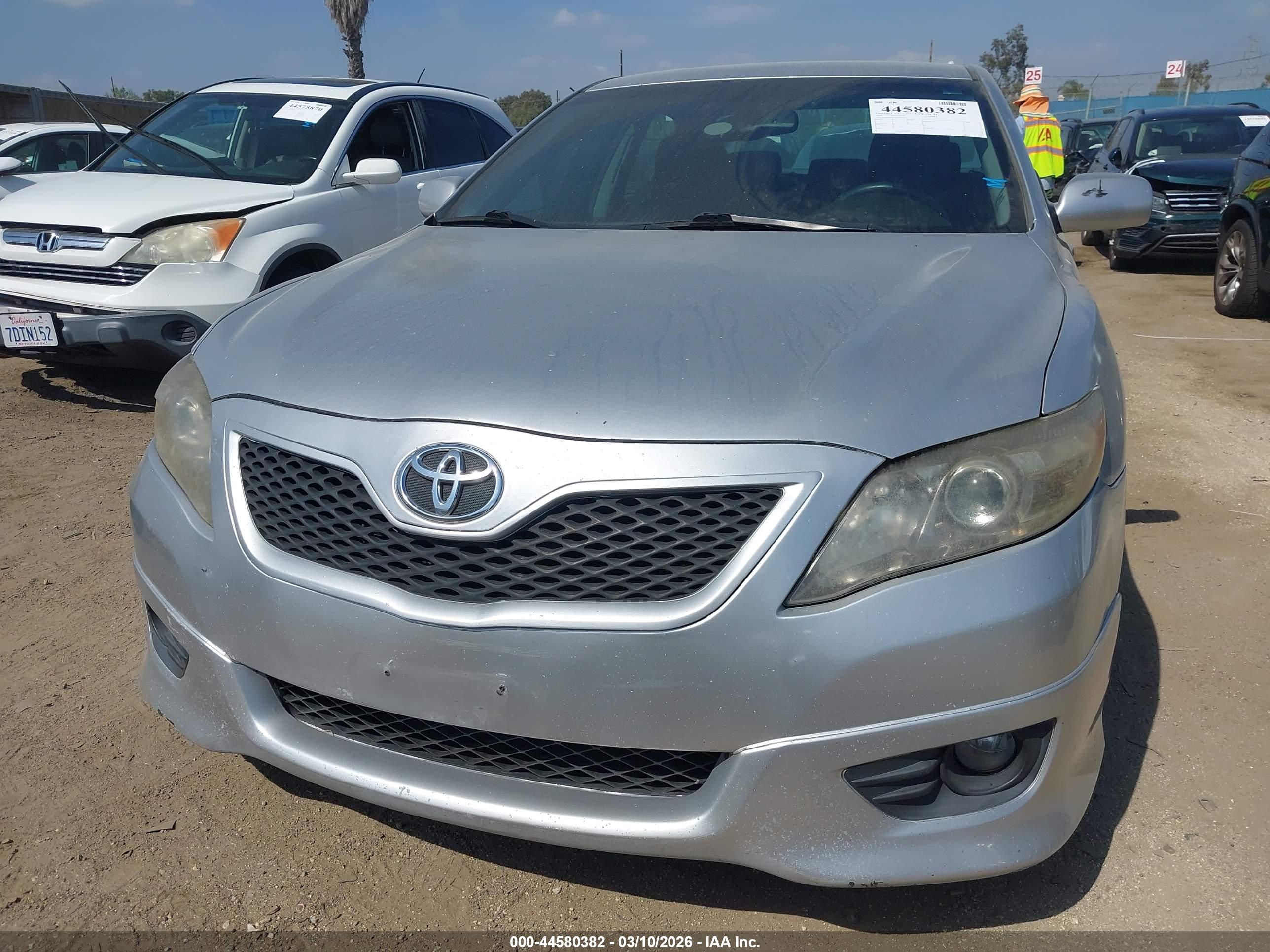 TOYOTA CAMRY image 6