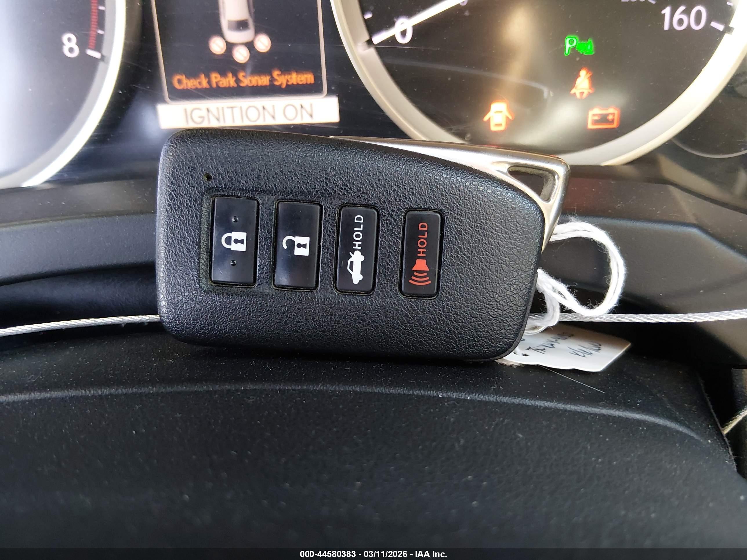 LEXUS IS image 11
