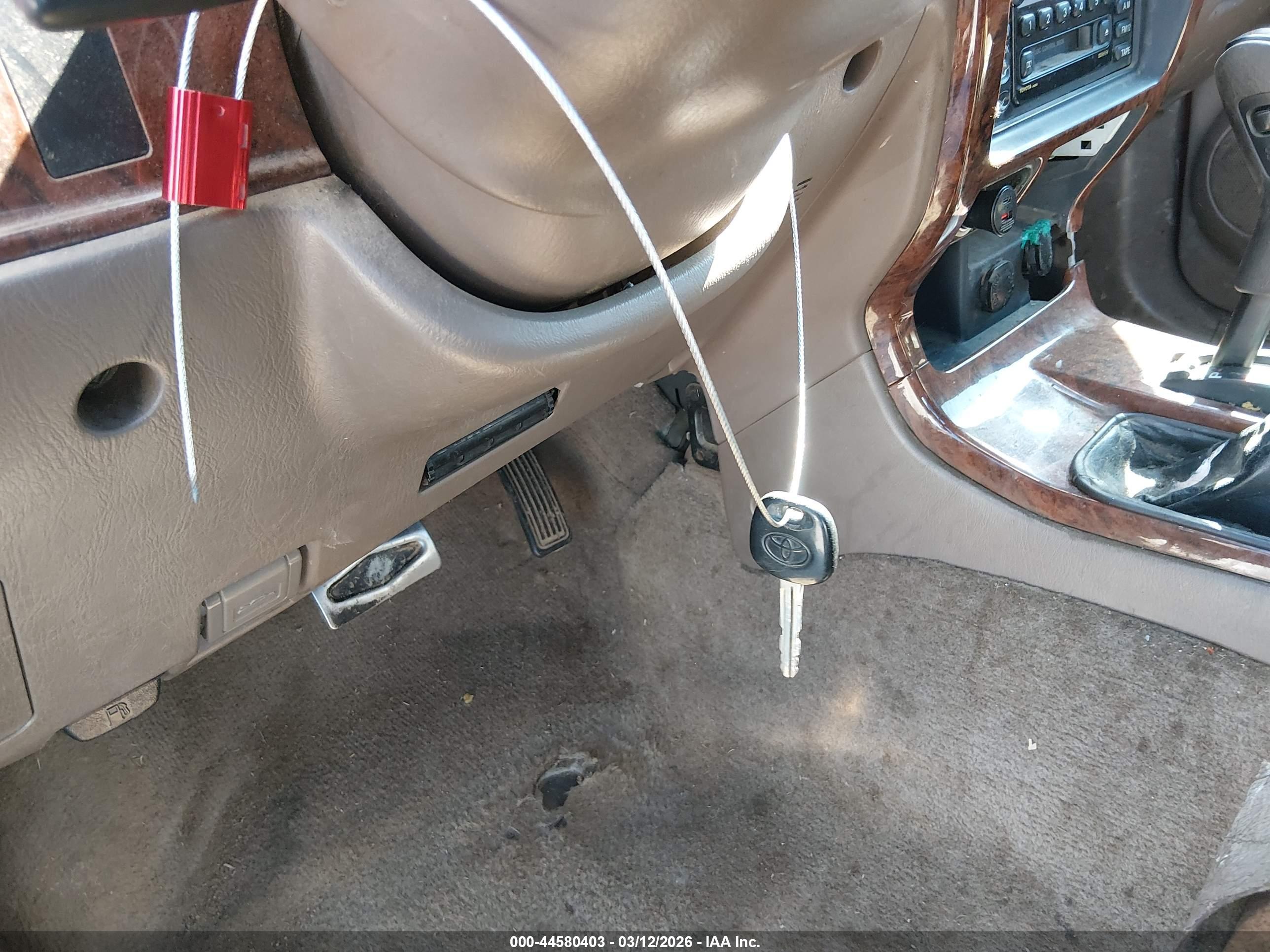 TOYOTA 4RUNNER image 11