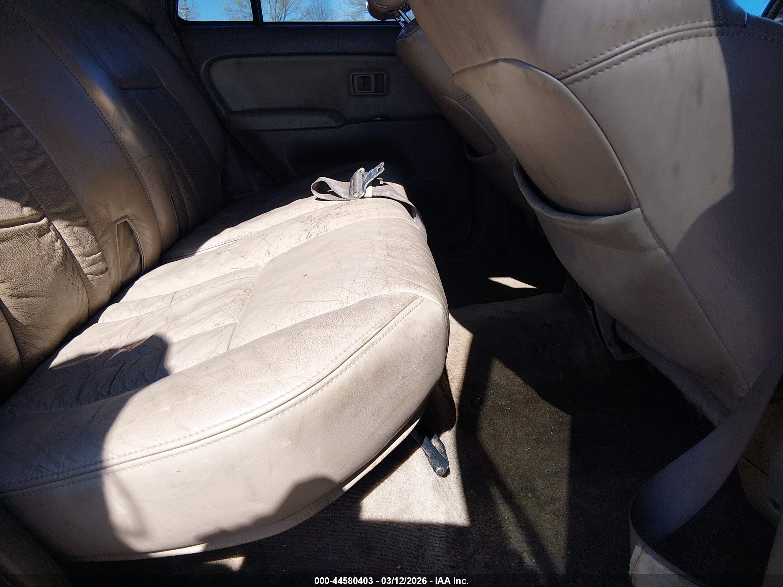 TOYOTA 4RUNNER image 8