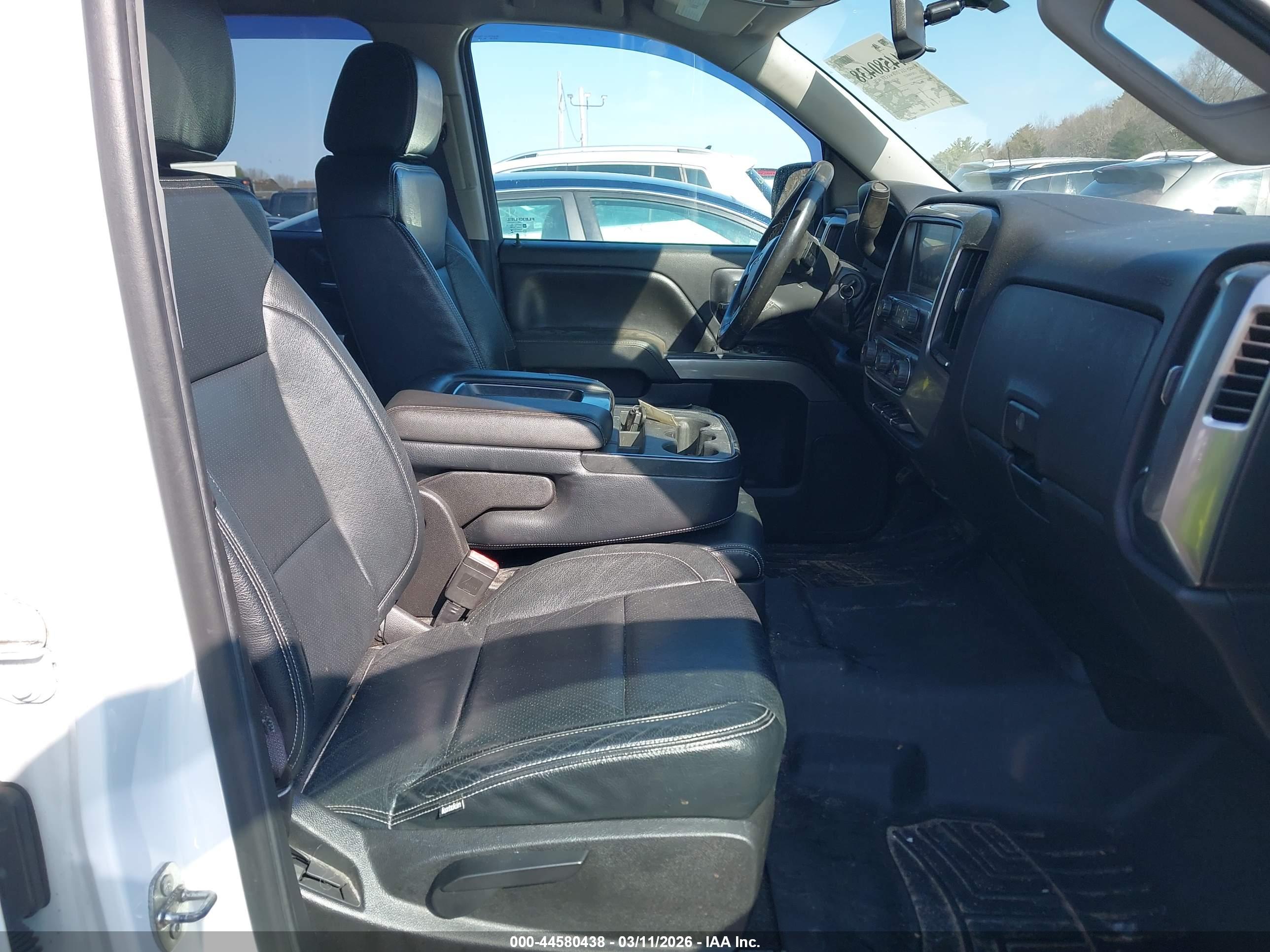 CHEVROLET SILVERADO image 5
