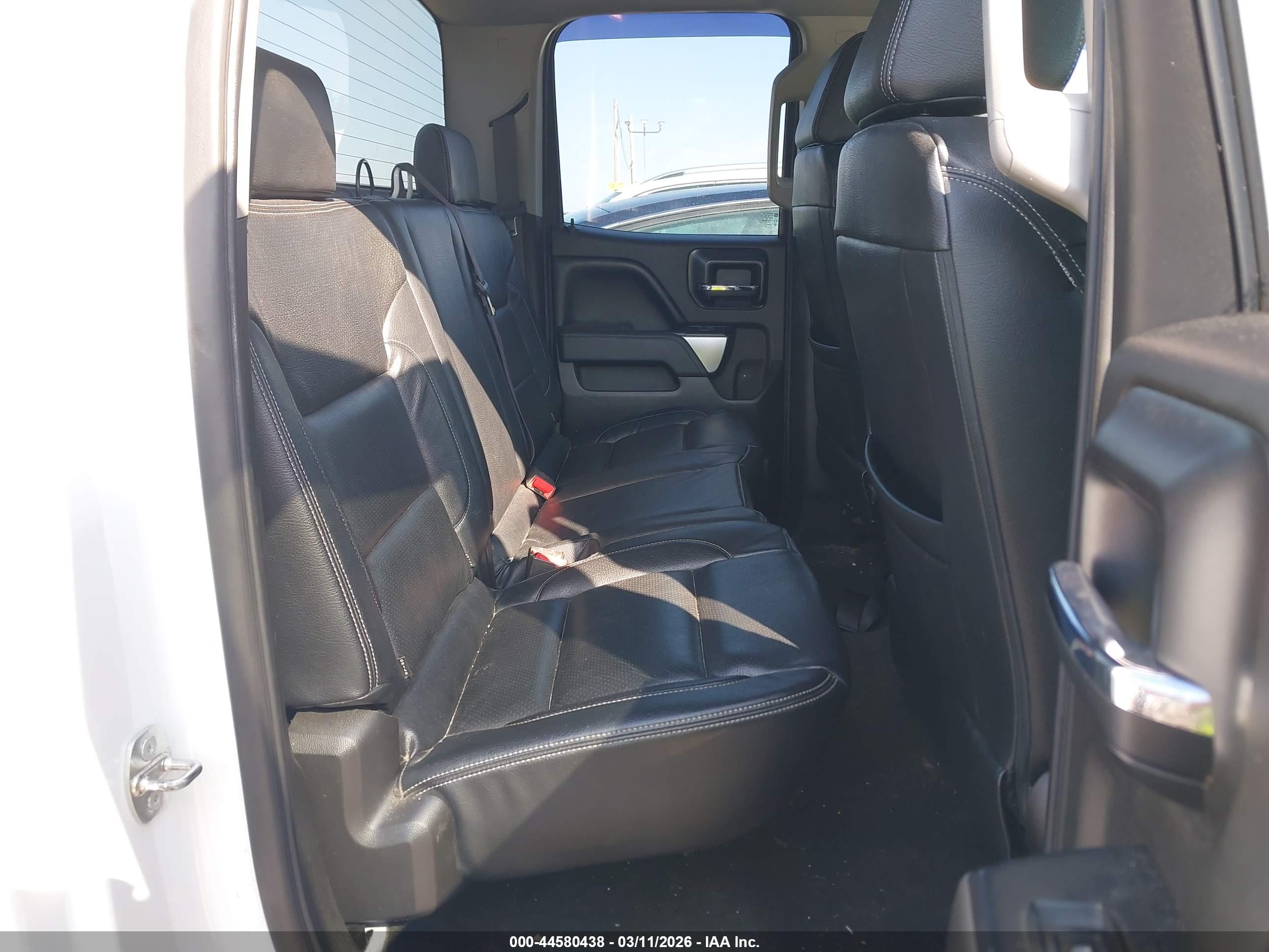 CHEVROLET SILVERADO image 8