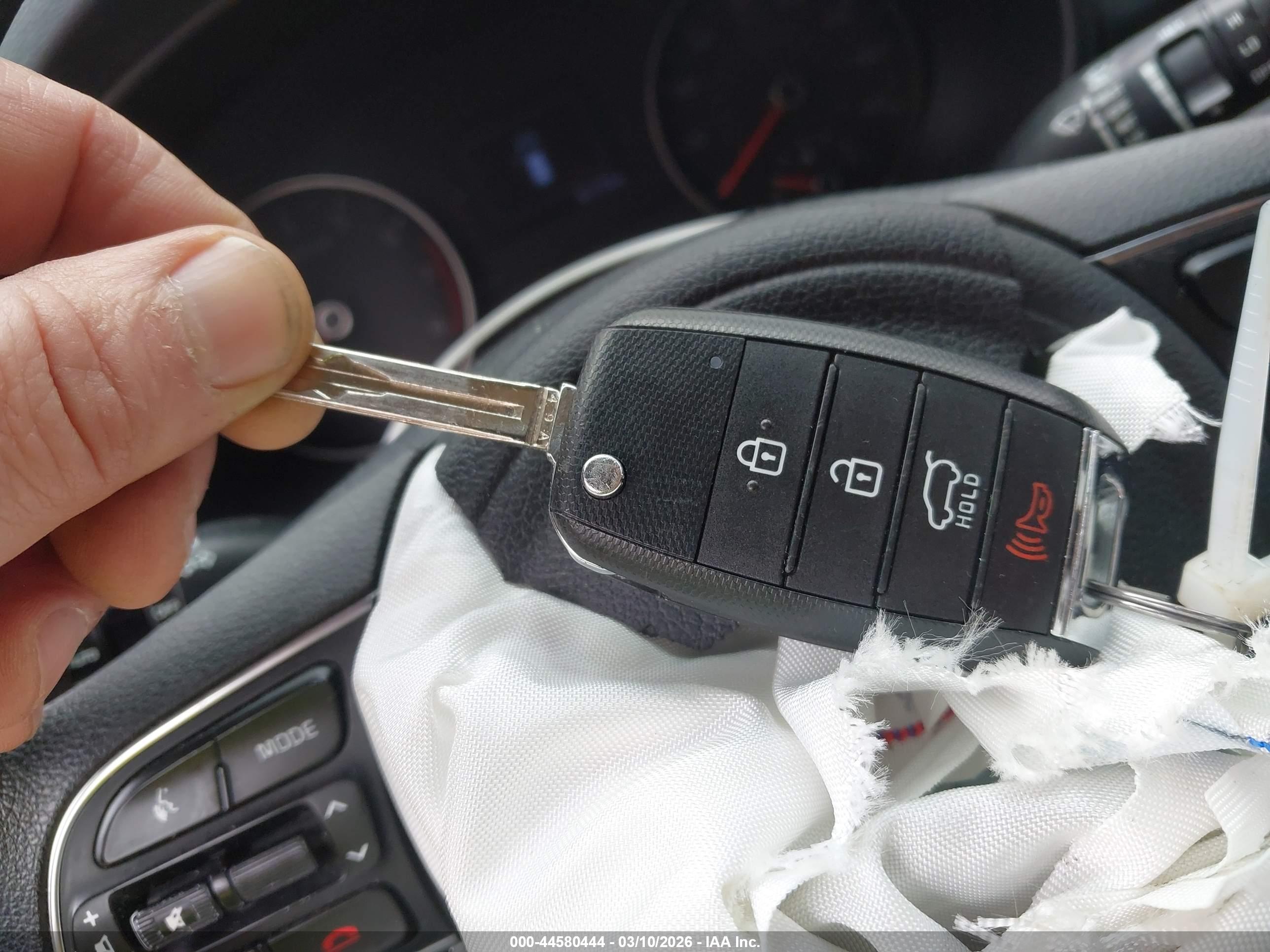 KIA SPORTAGE image 11