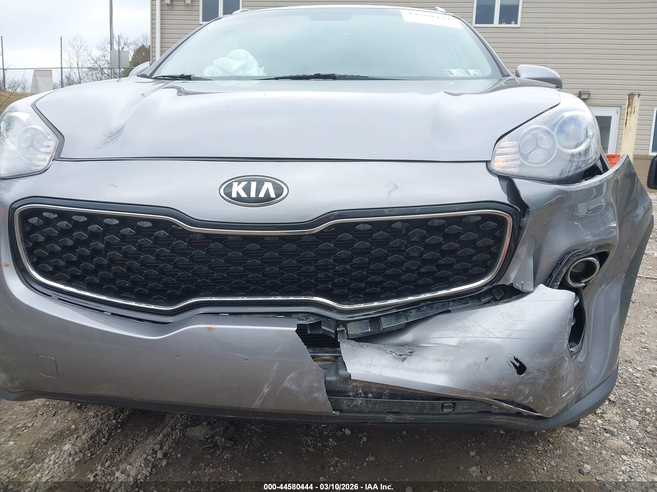 KIA SPORTAGE image 6