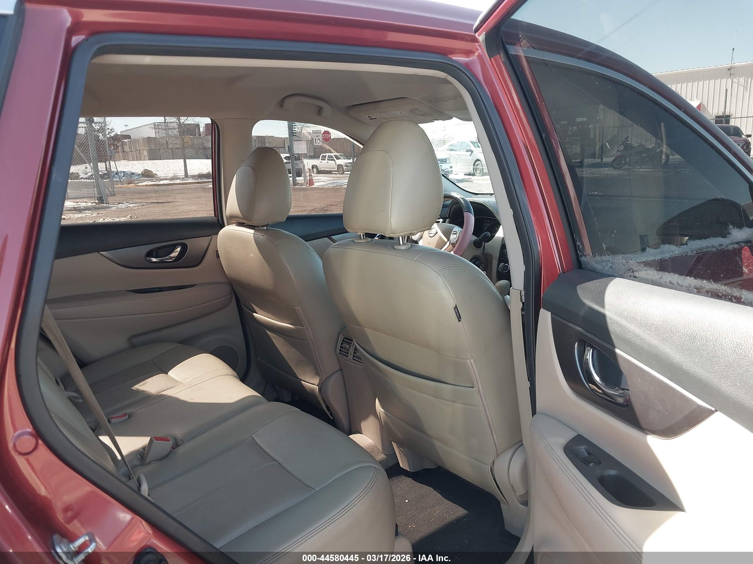 NISSAN ROGUE image 8