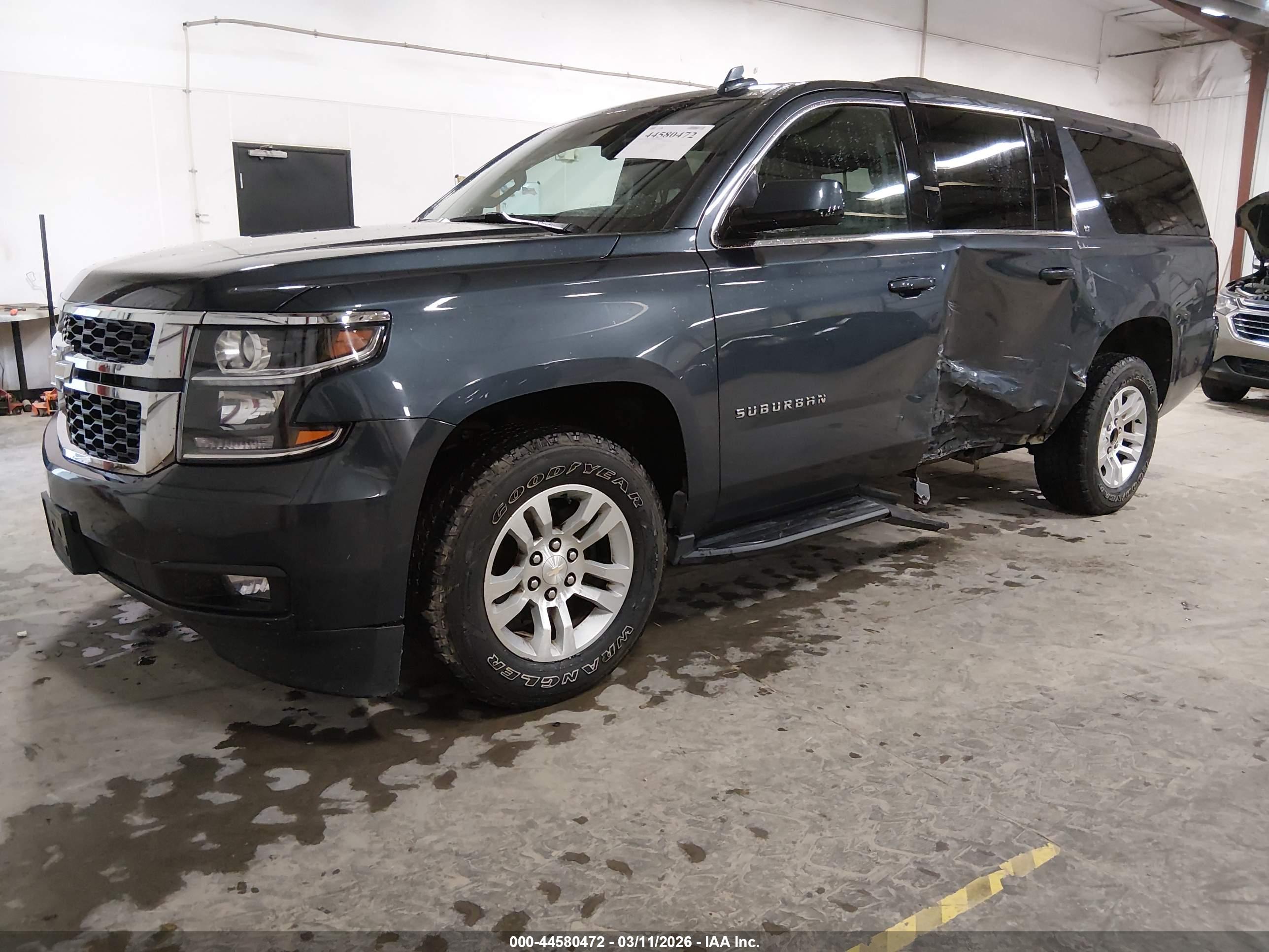 CHEVROLET SUBURBAN image 2