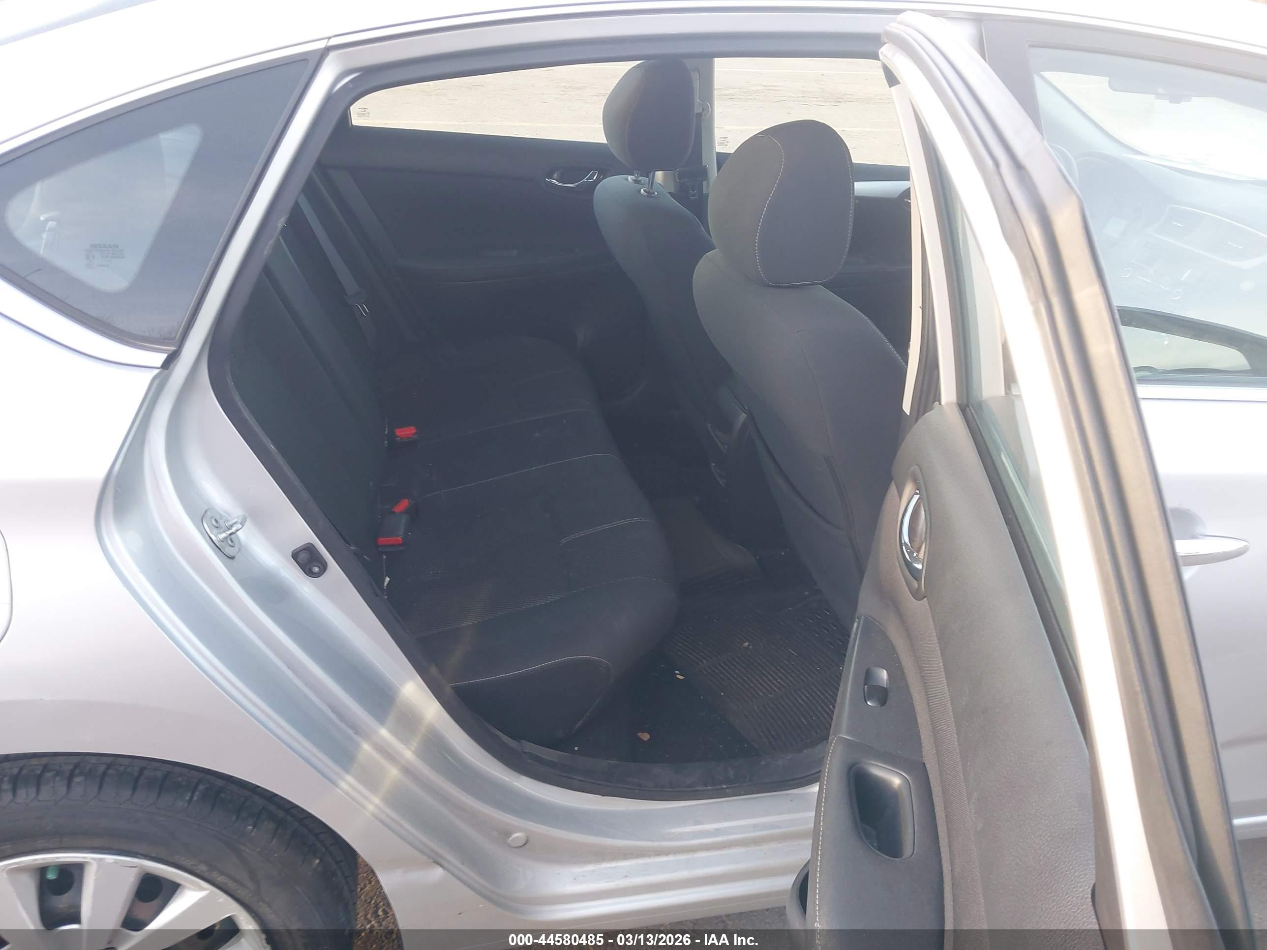 NISSAN SENTRA image 8