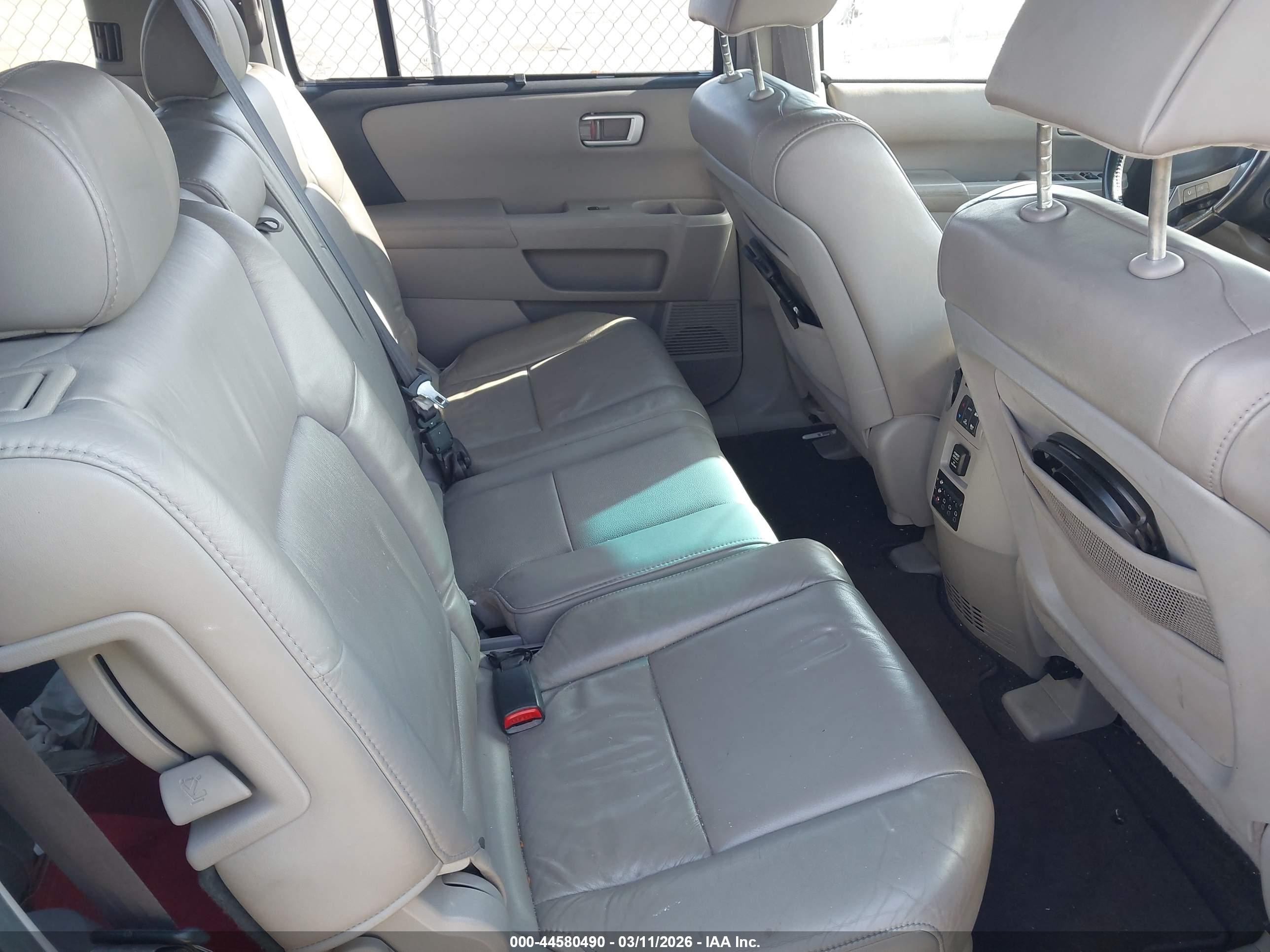 HONDA PILOT image 8