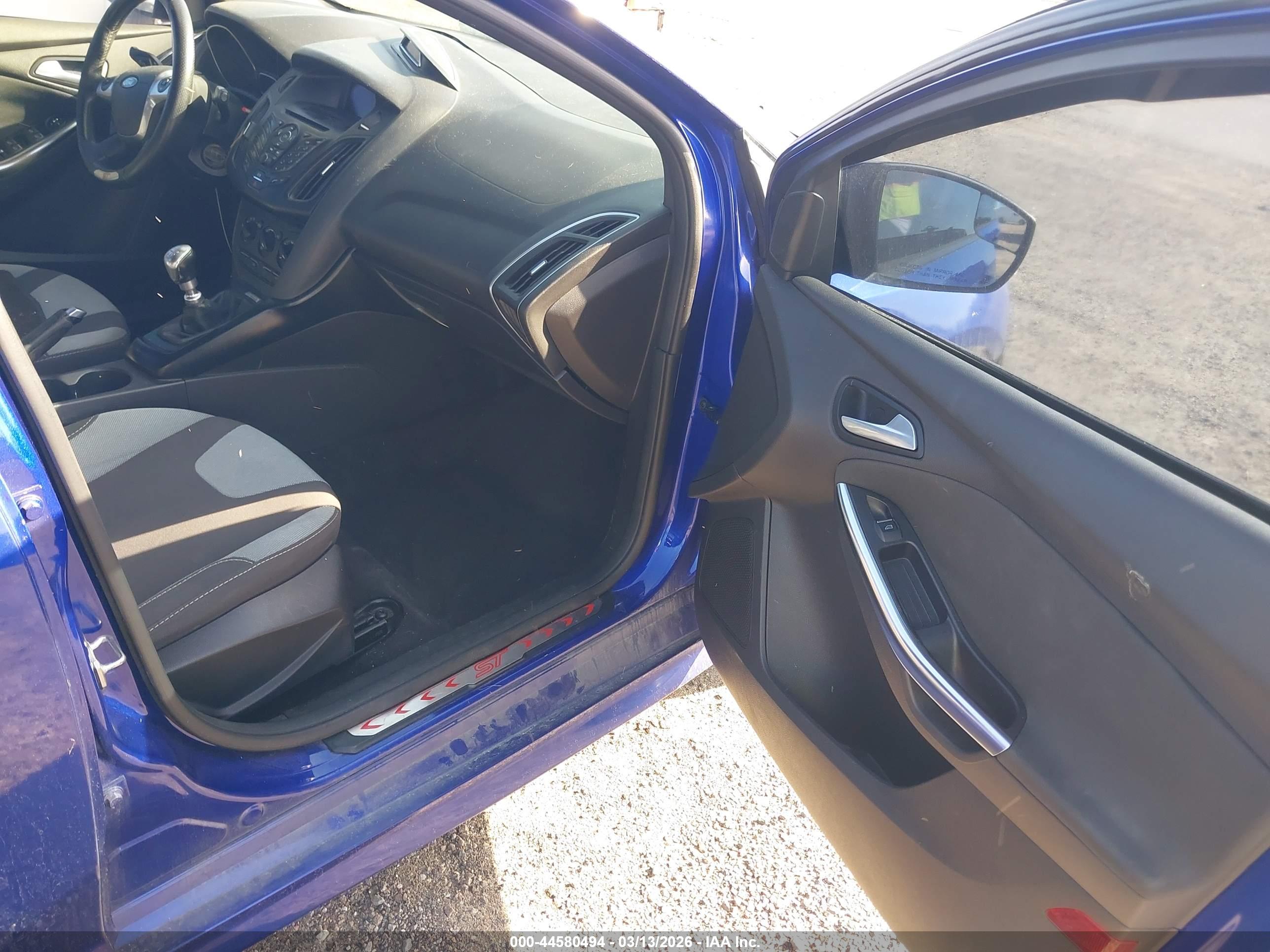 FORD FOCUS image 5