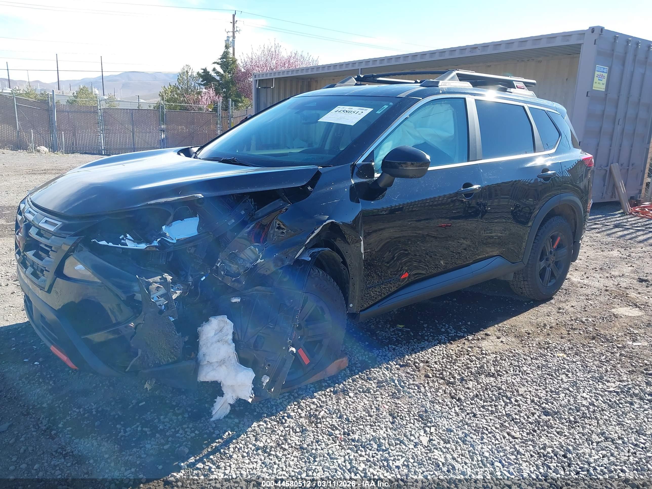 NISSAN ROGUE image 2
