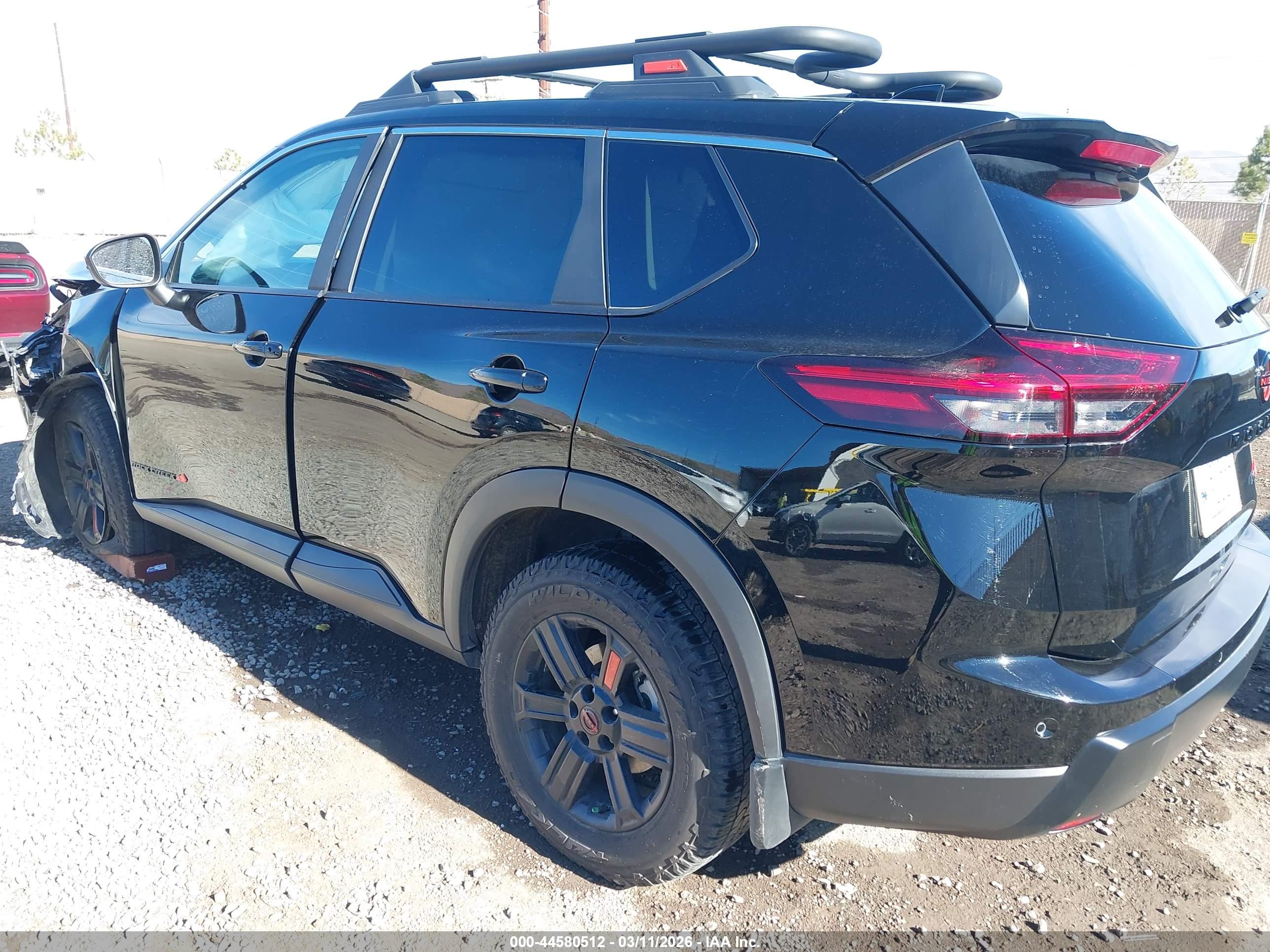 NISSAN ROGUE image 3