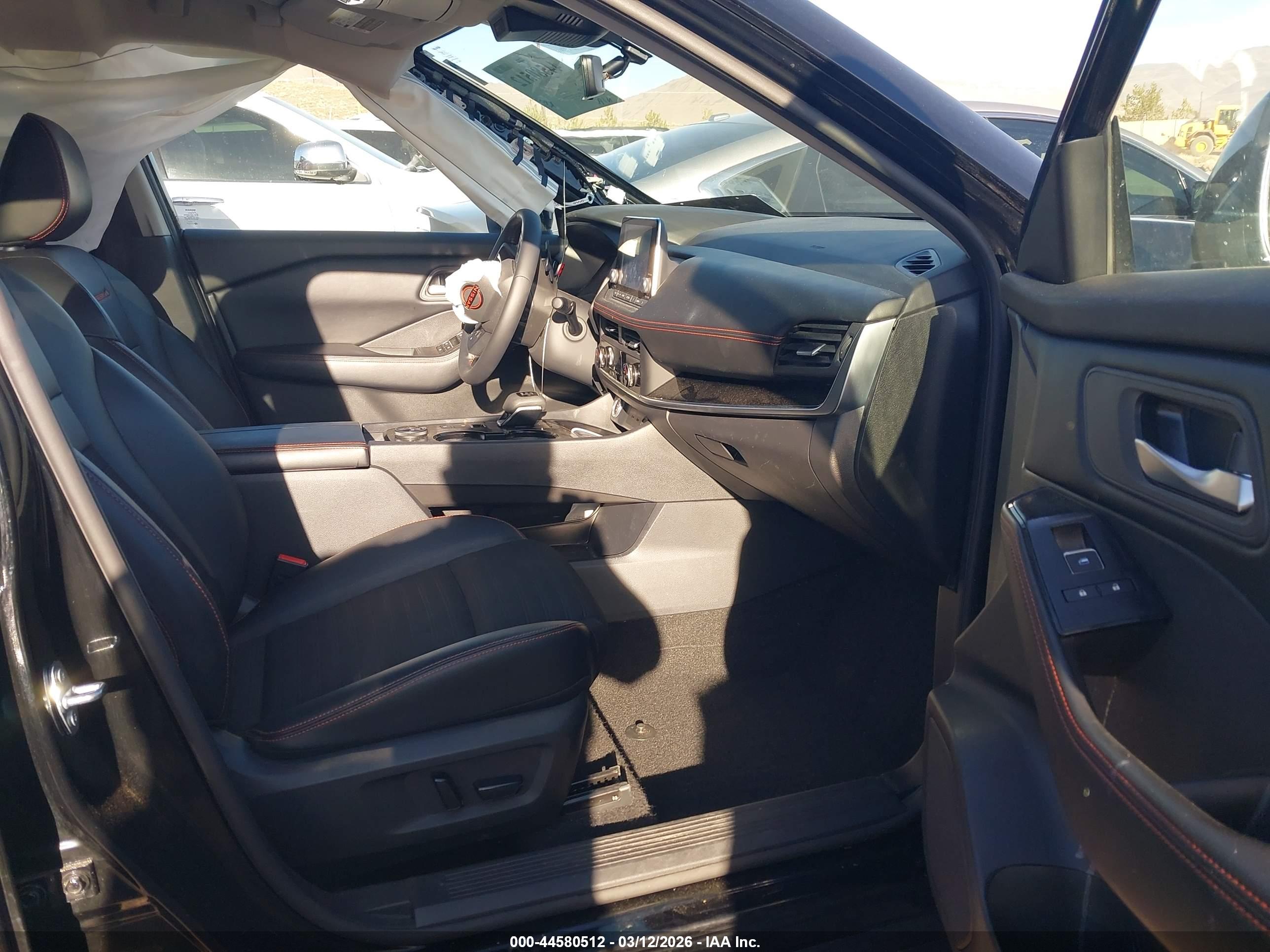 NISSAN ROGUE image 5