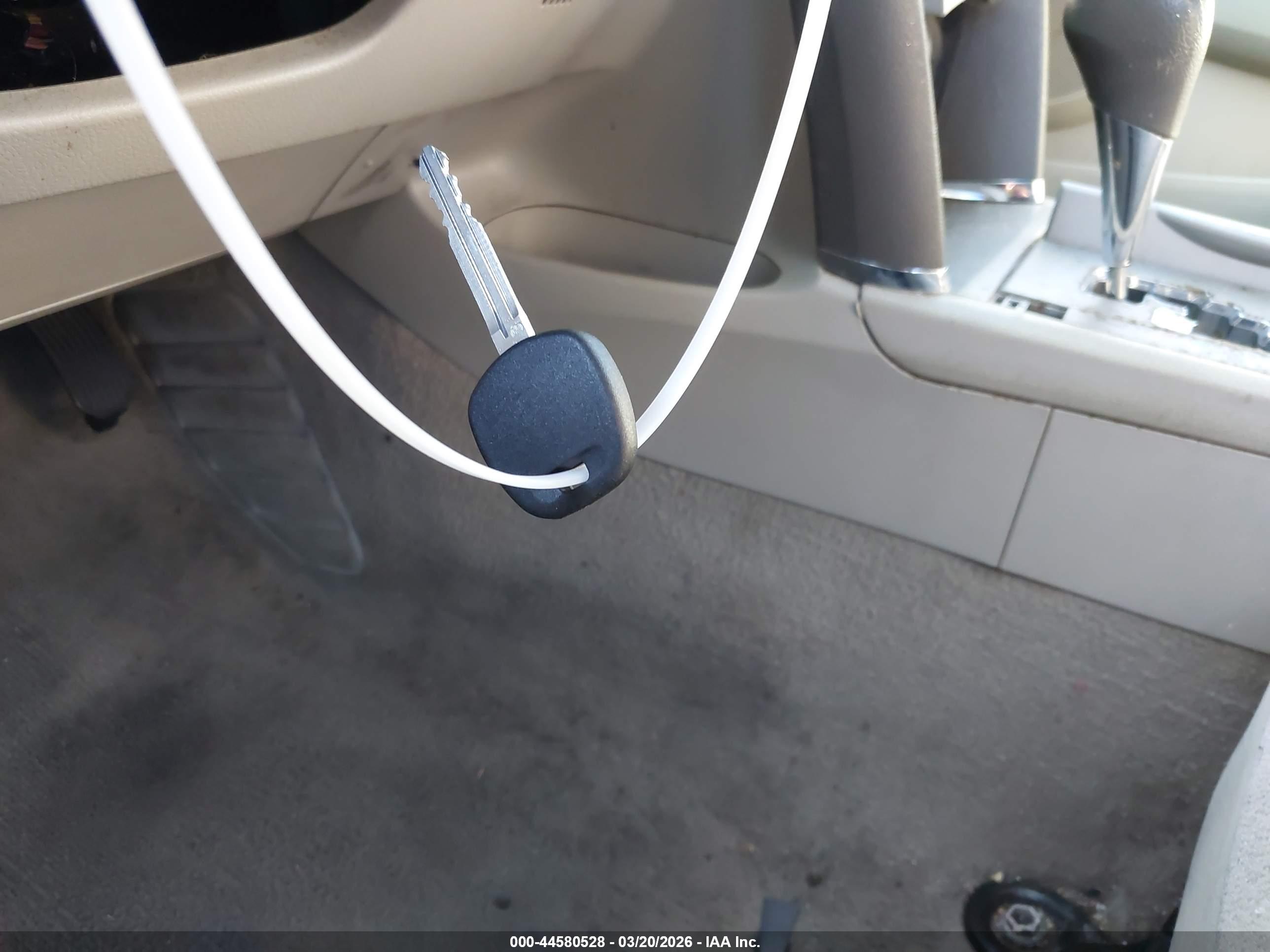 TOYOTA CAMRY image 11