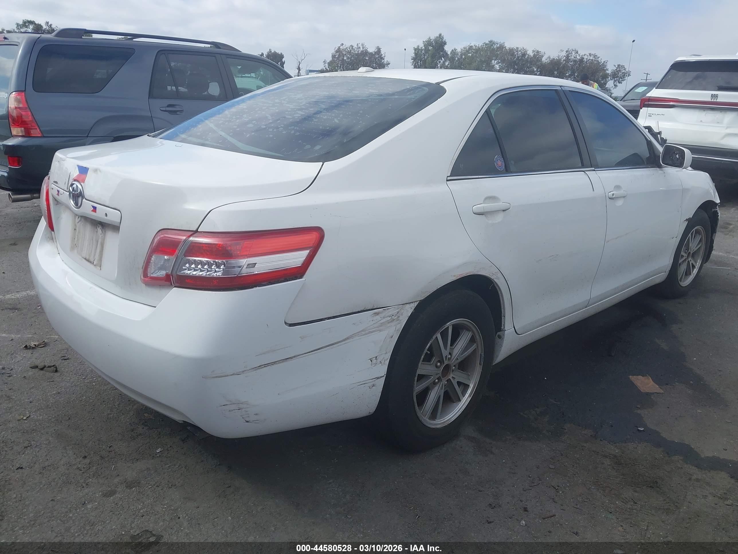 TOYOTA CAMRY image 4
