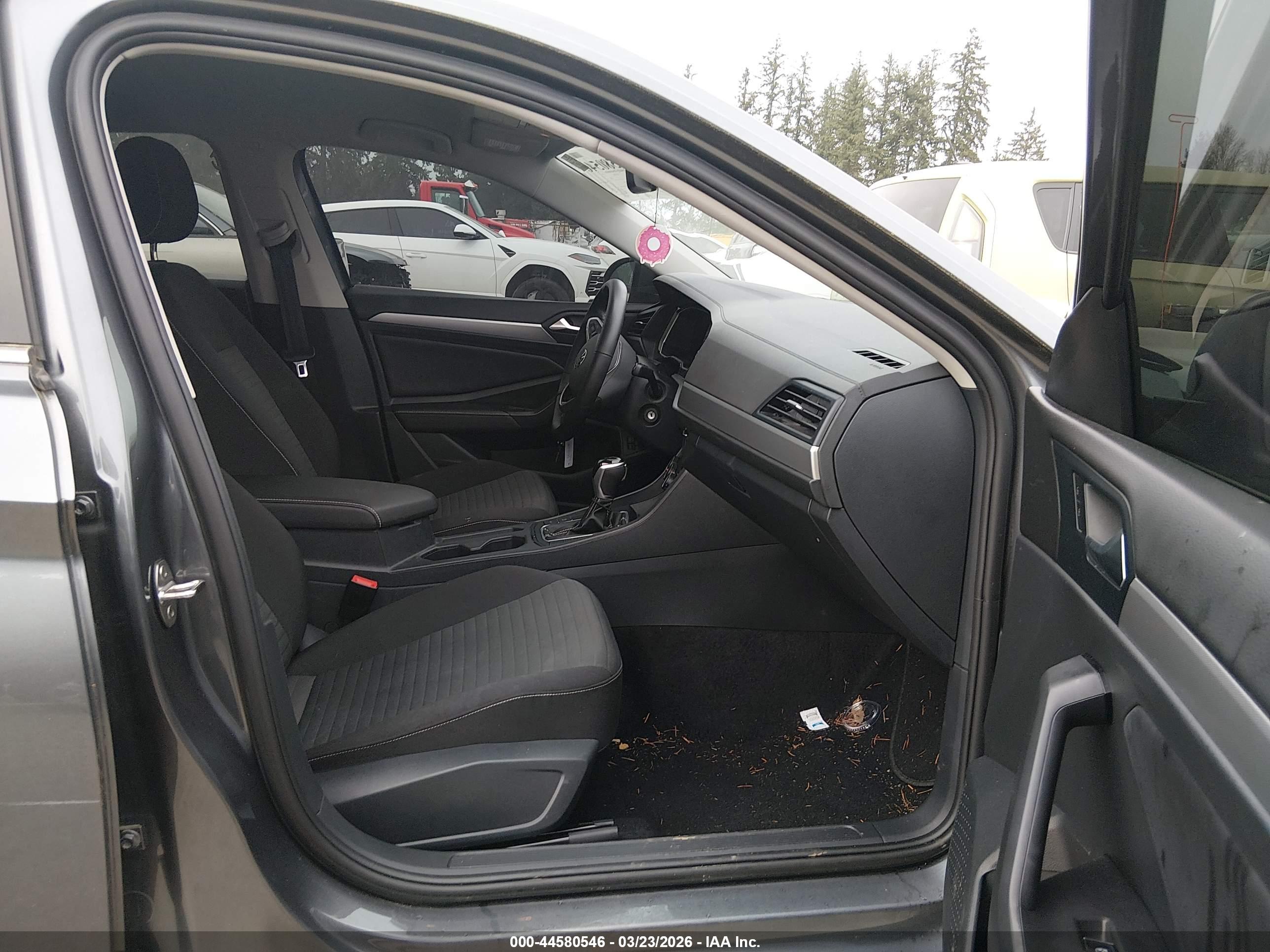 VOLKSWAGEN JETTA image 5