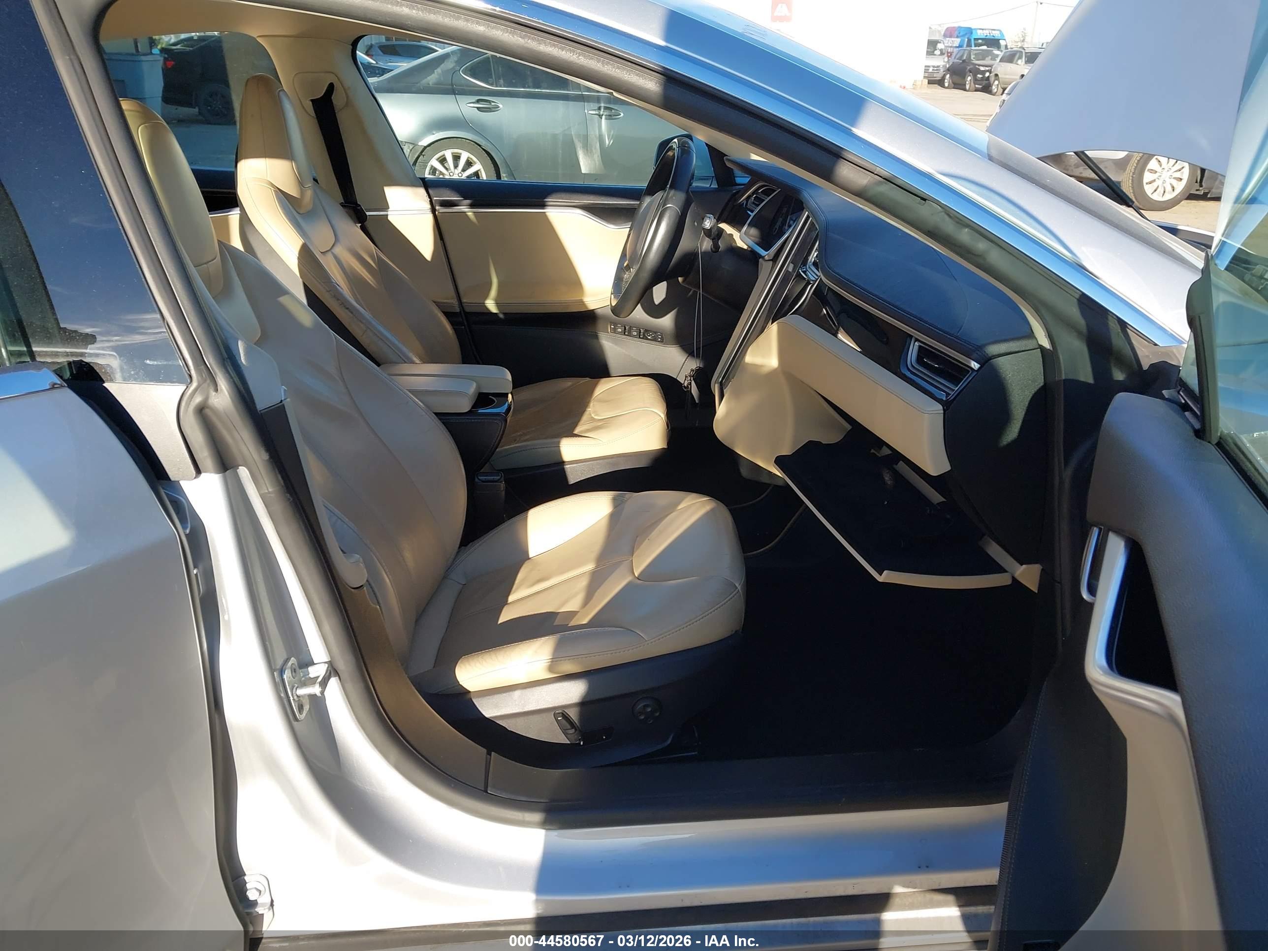 TESLA MODEL image 5