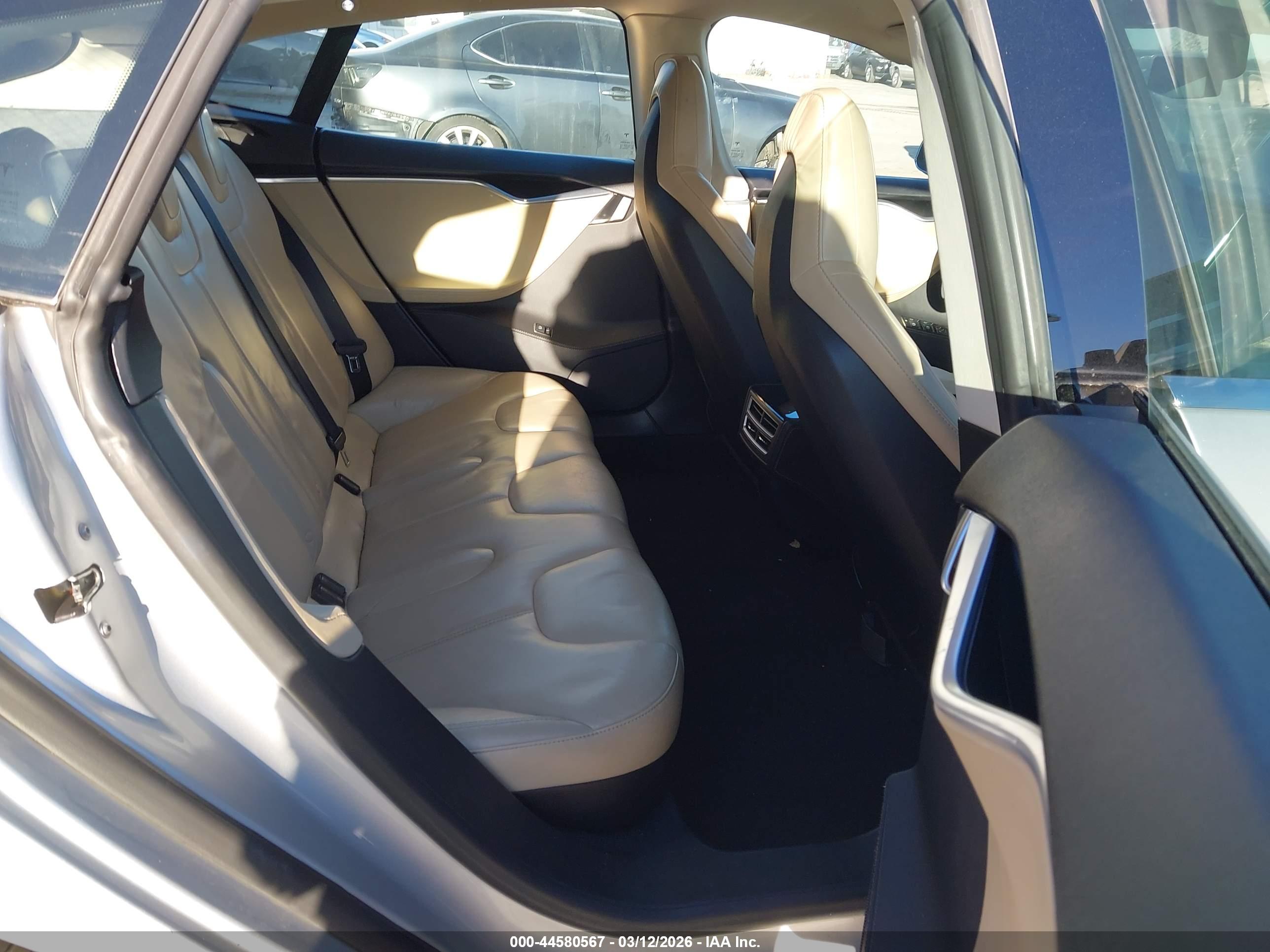 TESLA MODEL image 8