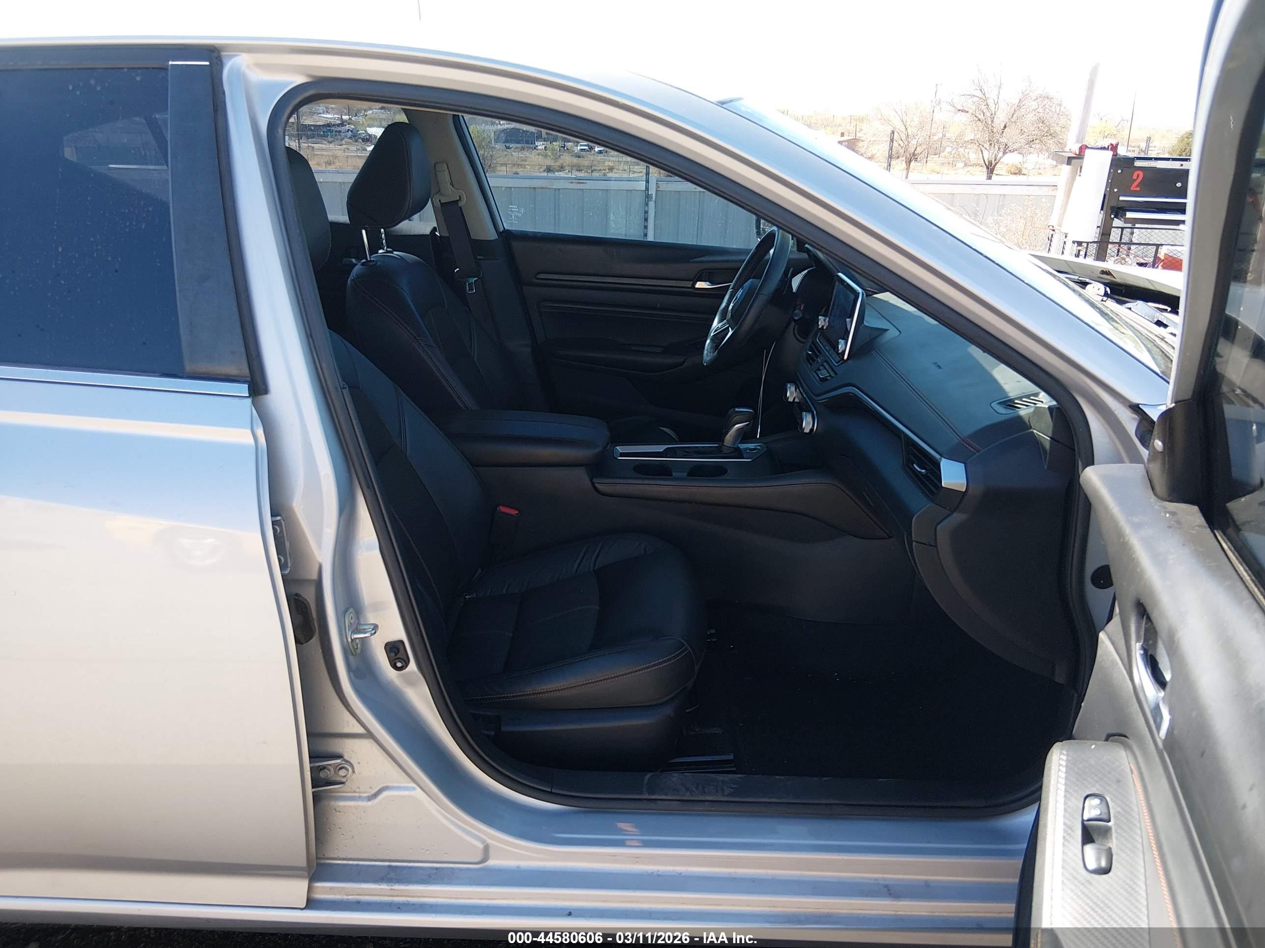 NISSAN ALTIMA image 5