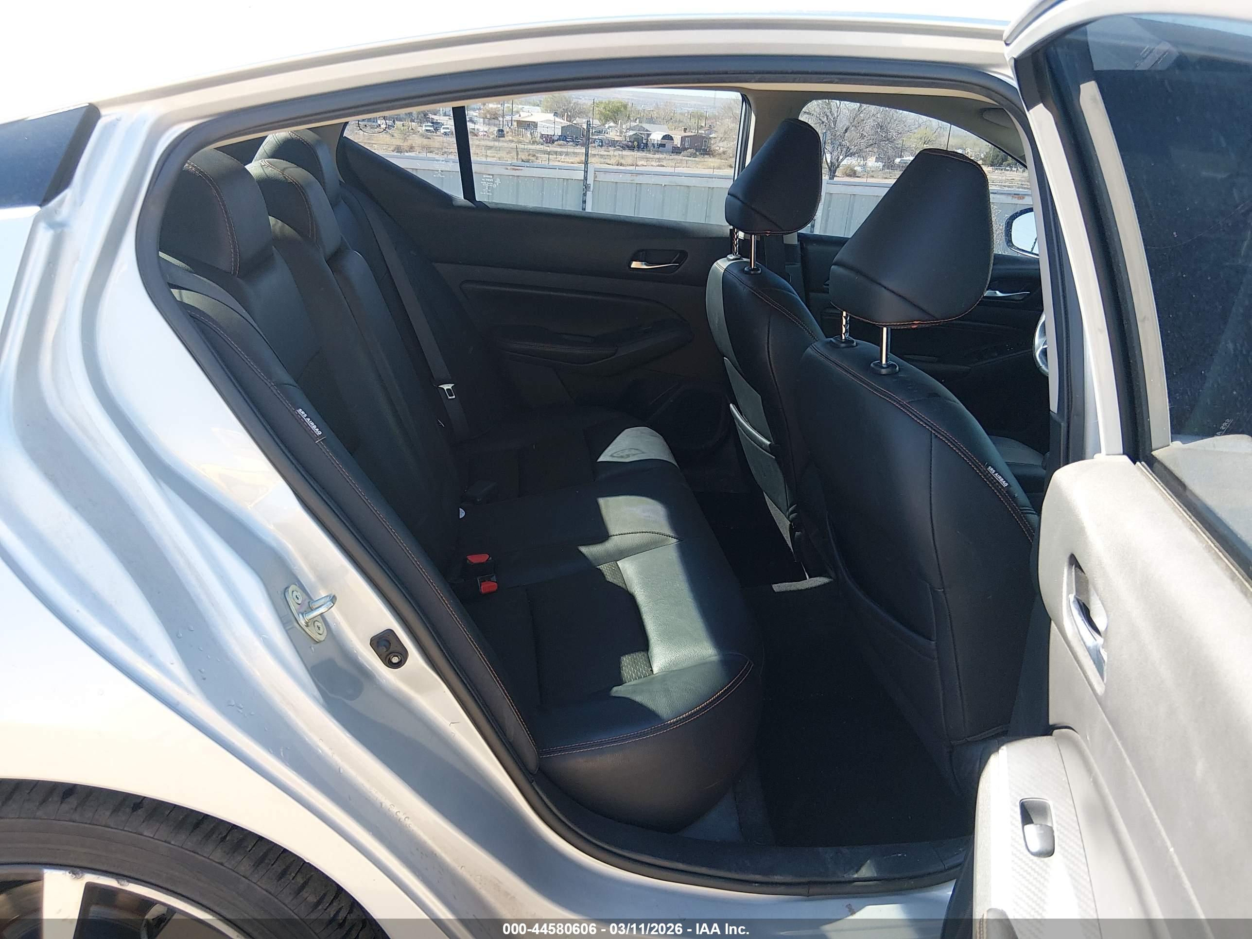 NISSAN ALTIMA image 8
