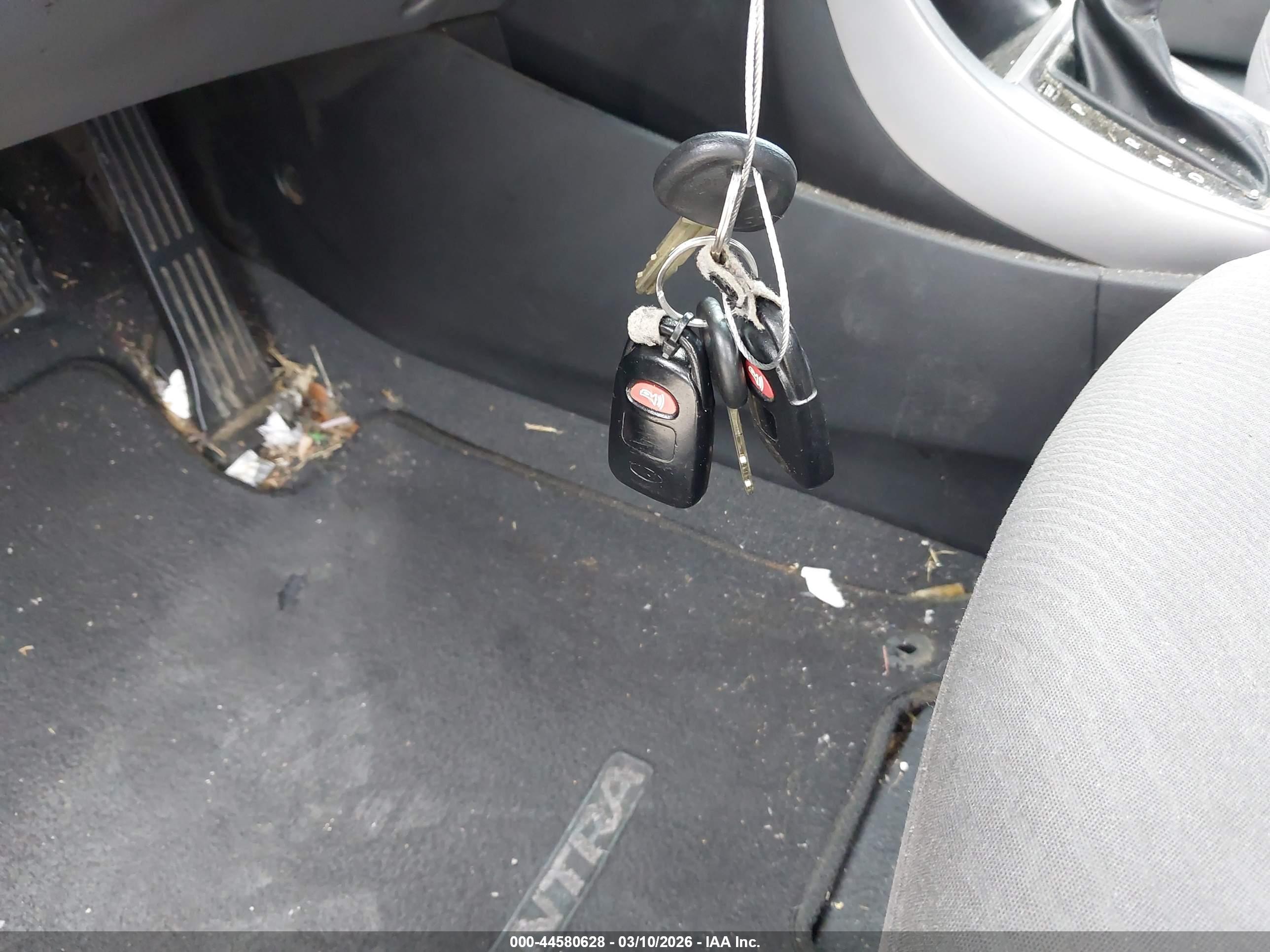 HYUNDAI ELANTRA image 11