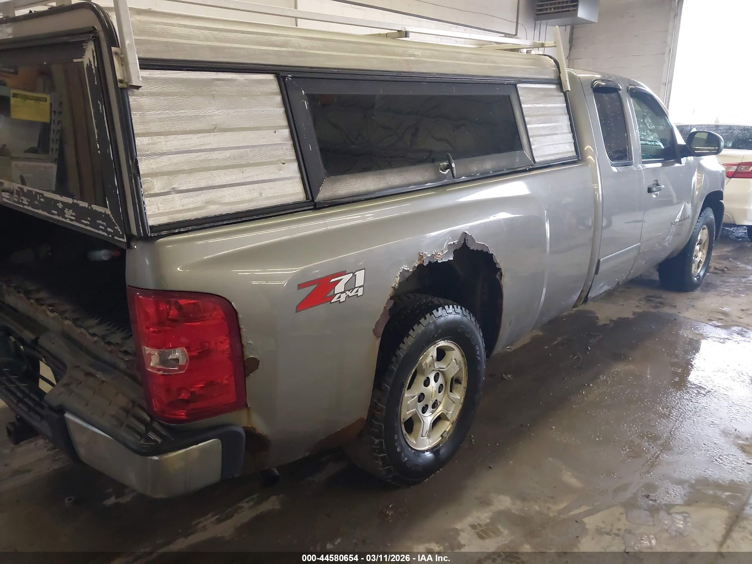 CHEVROLET SILVERADO image 4