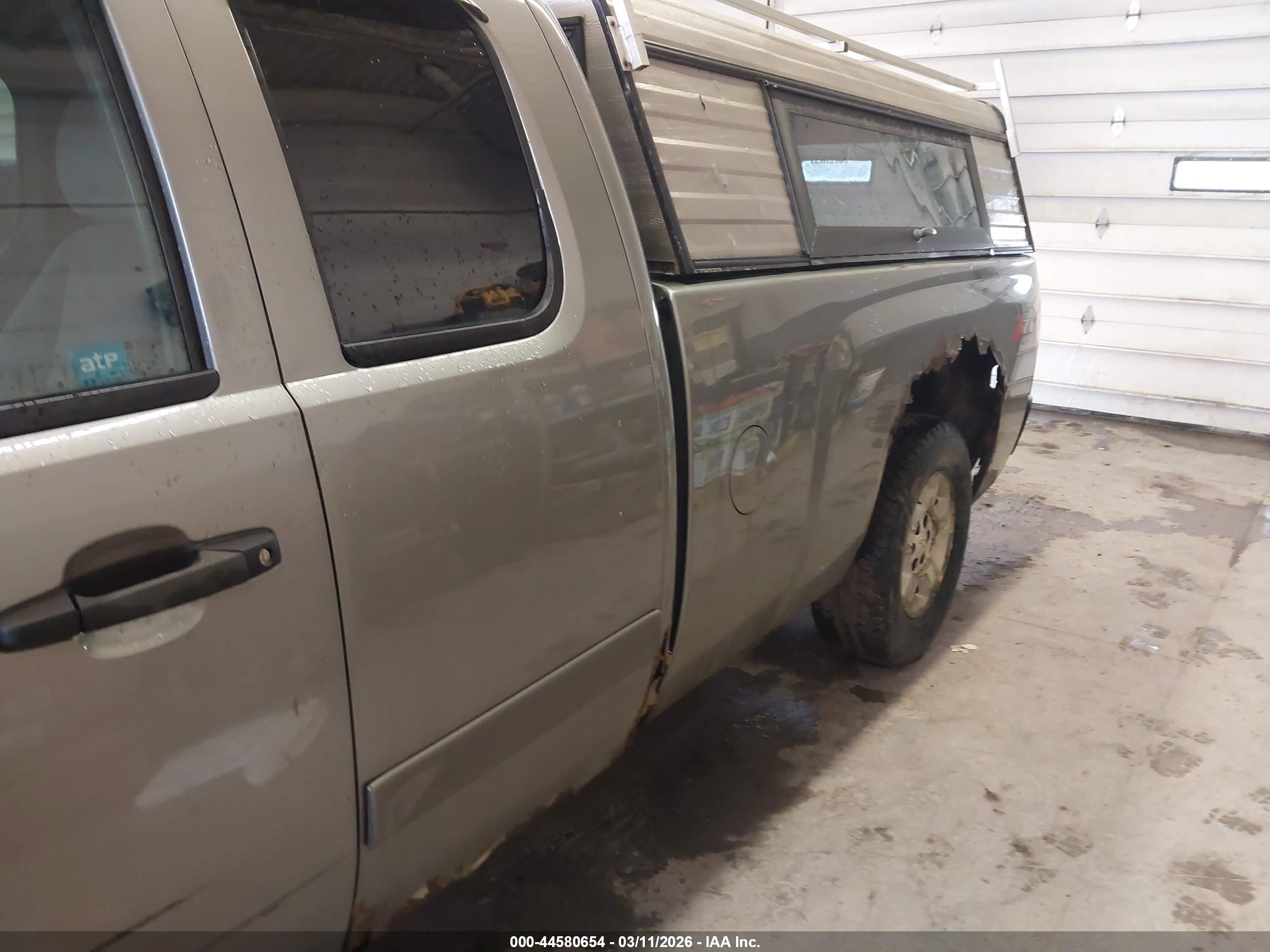 CHEVROLET SILVERADO image 6