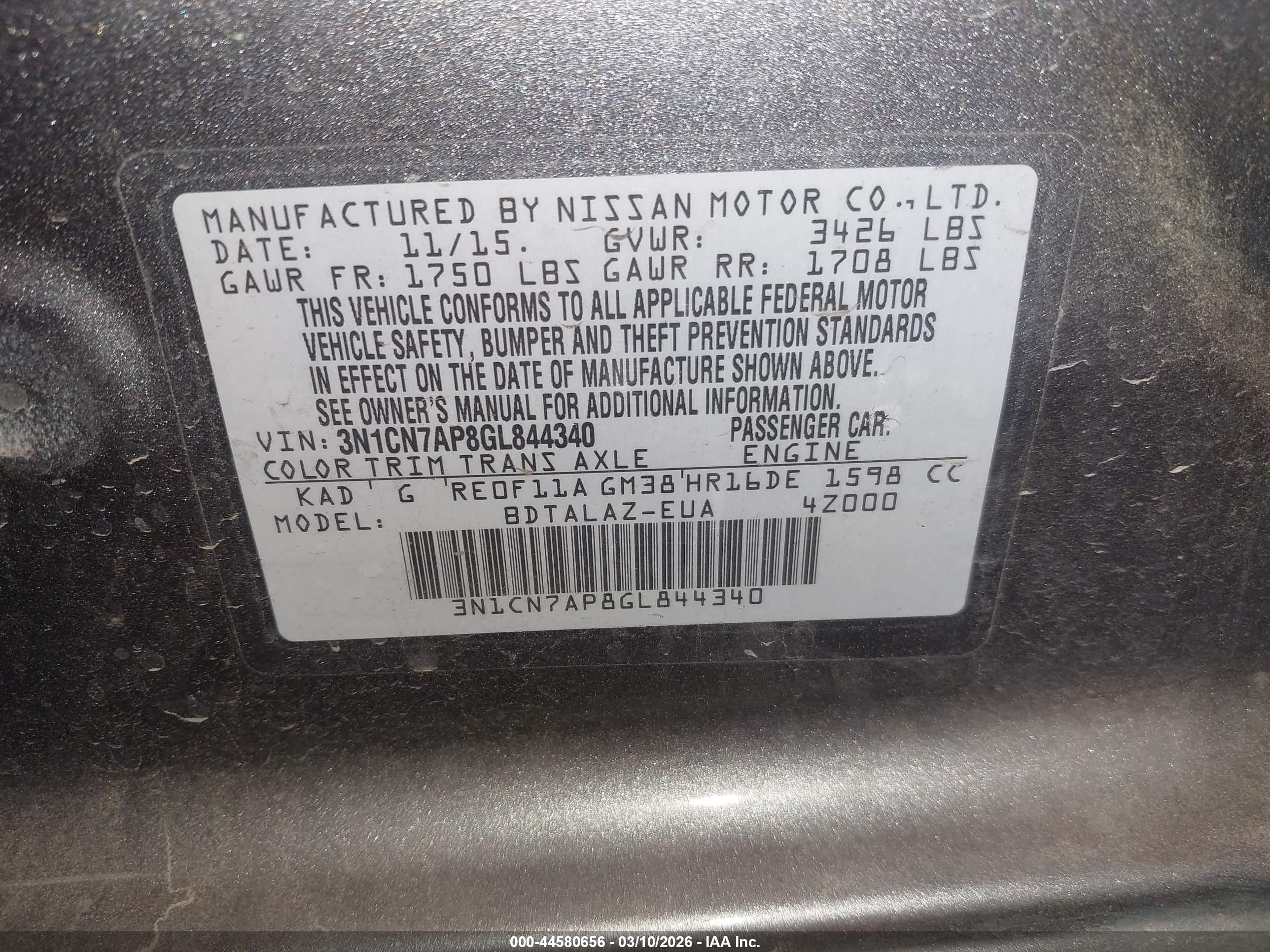 NISSAN VERSA image 9
