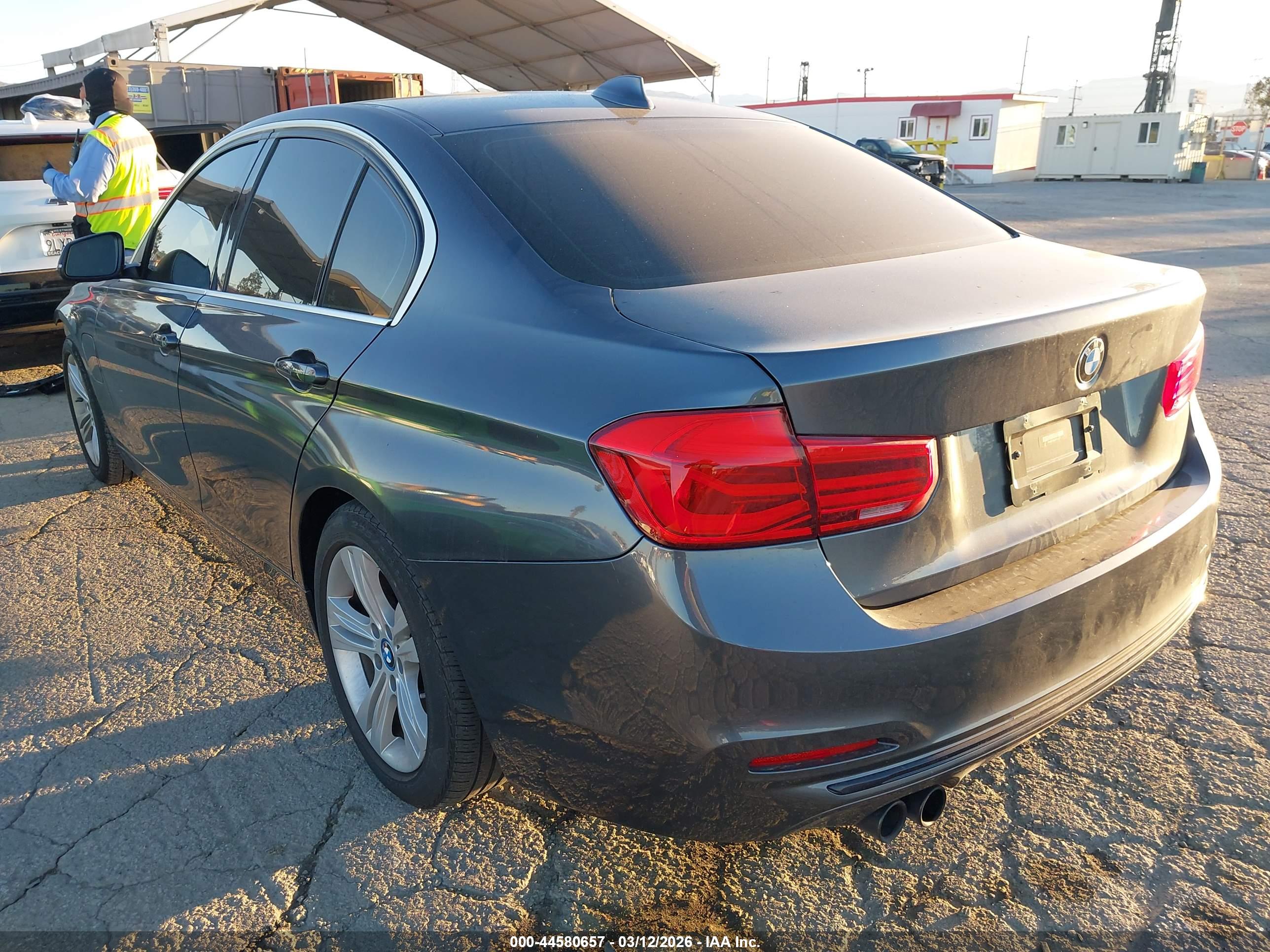 BMW 330E image 3