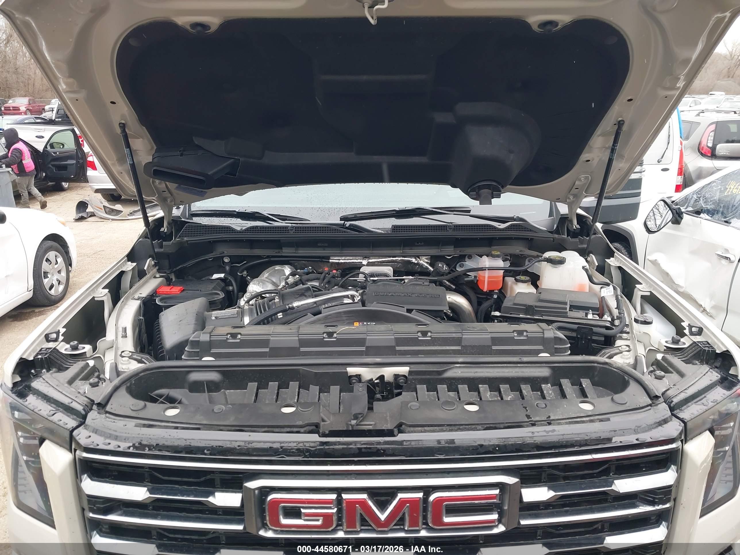 GMC SIERRA image 10