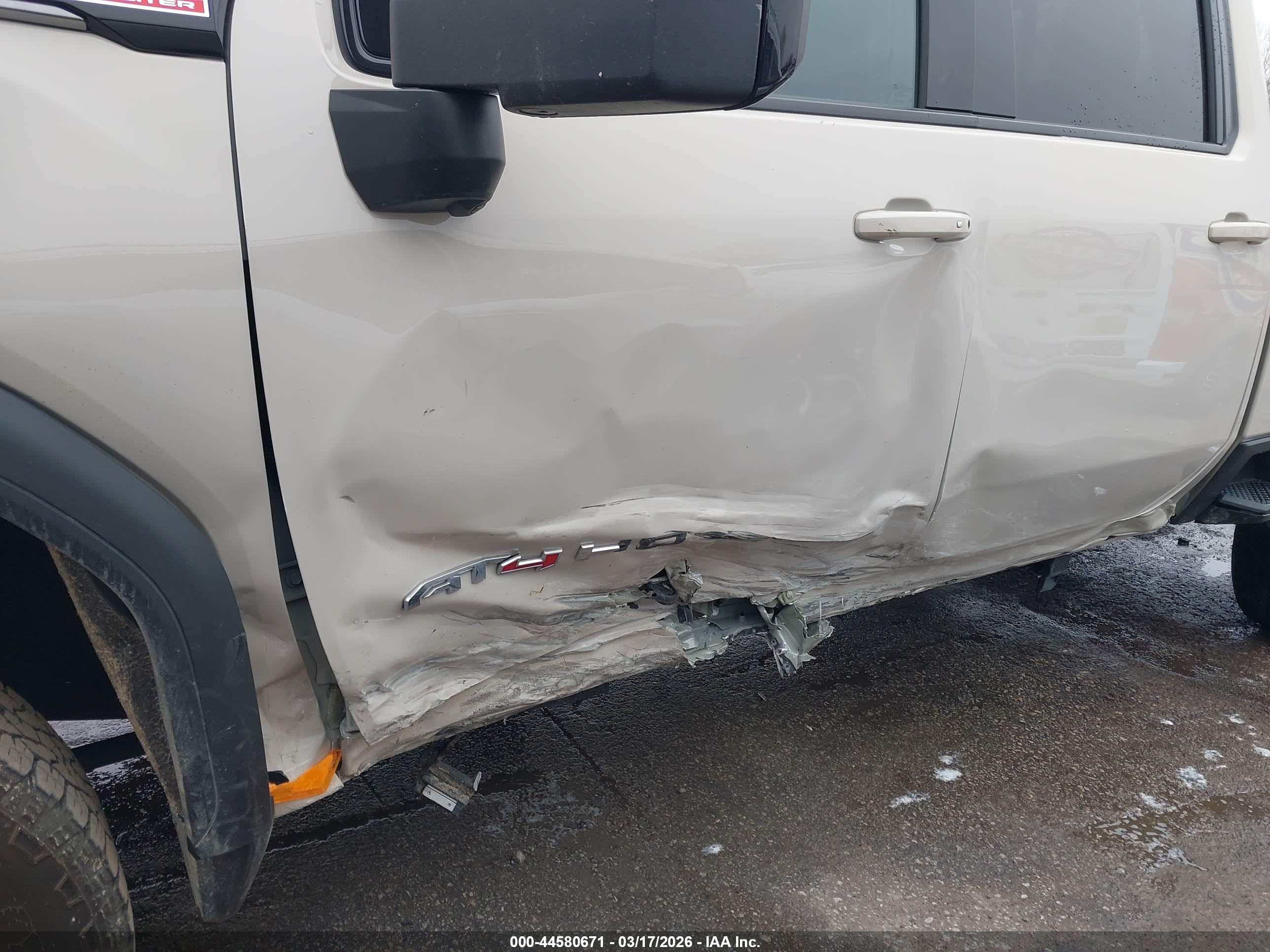 GMC SIERRA image 6