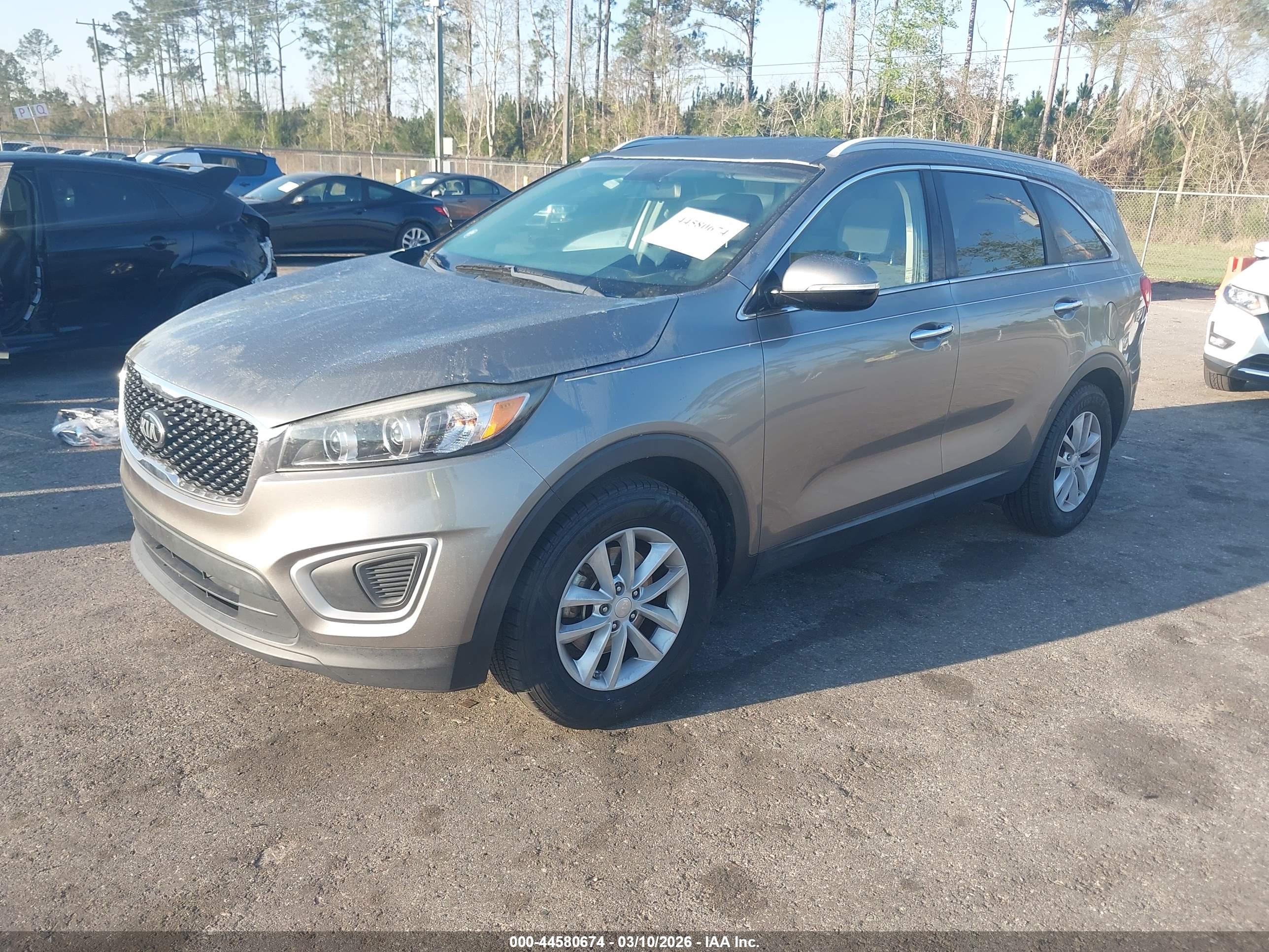 KIA SORENTO image 2
