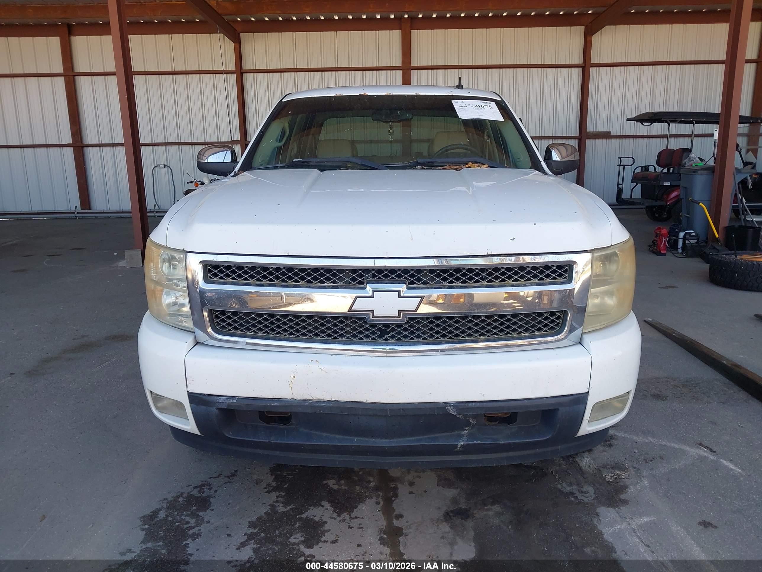 CHEVROLET SILVERADO image 6