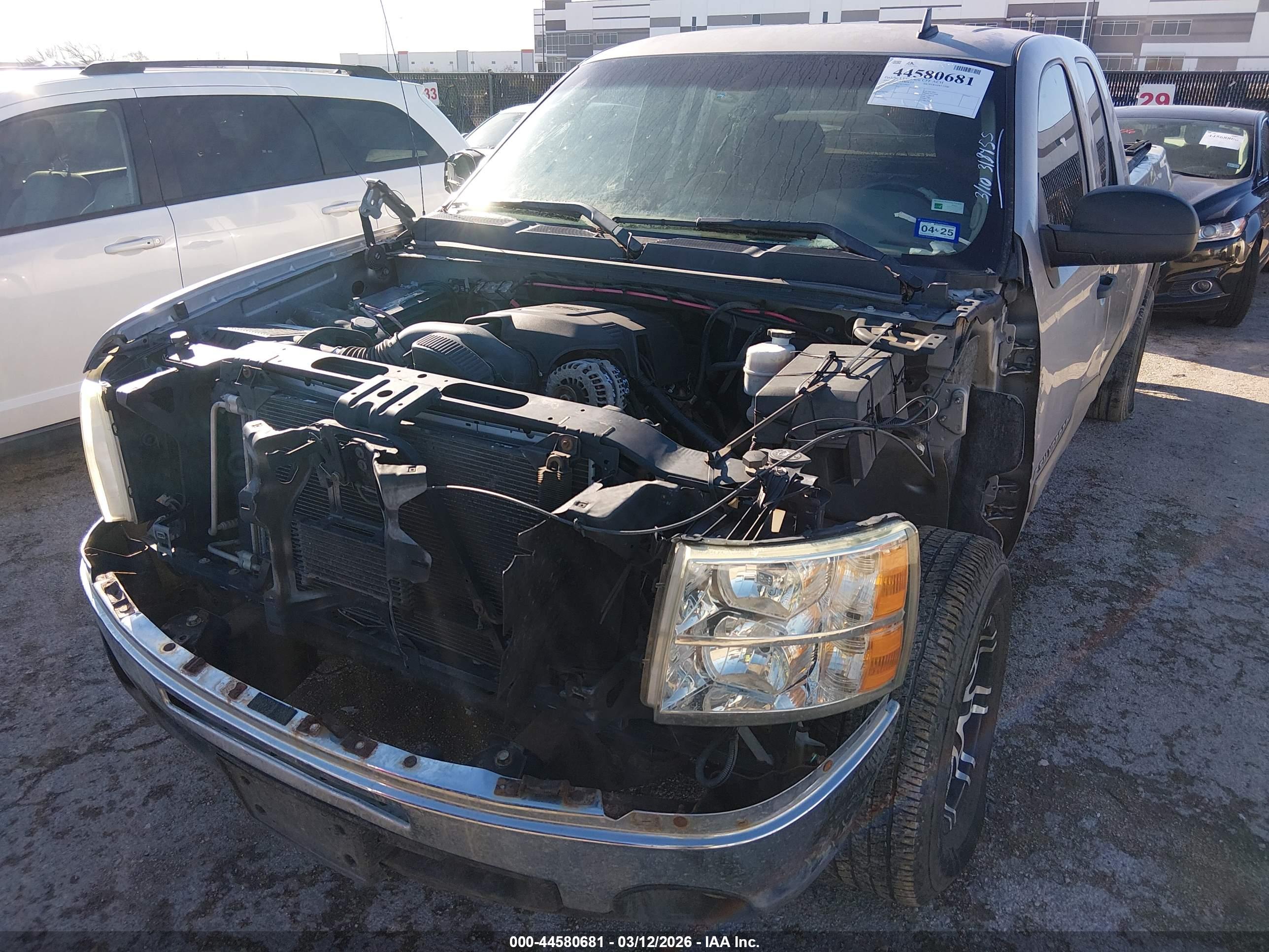 CHEVROLET SILVERADO image 6