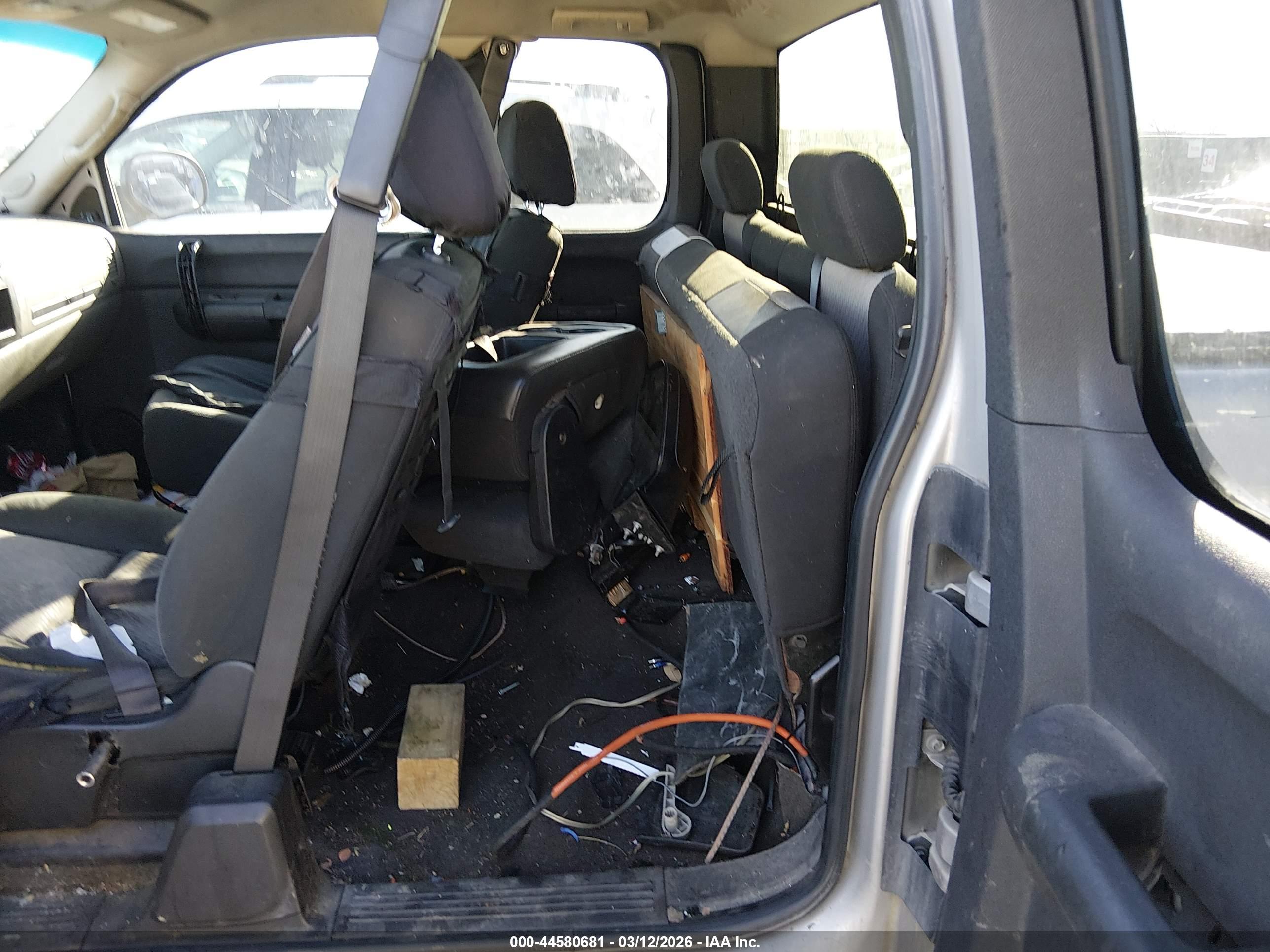 CHEVROLET SILVERADO image 8