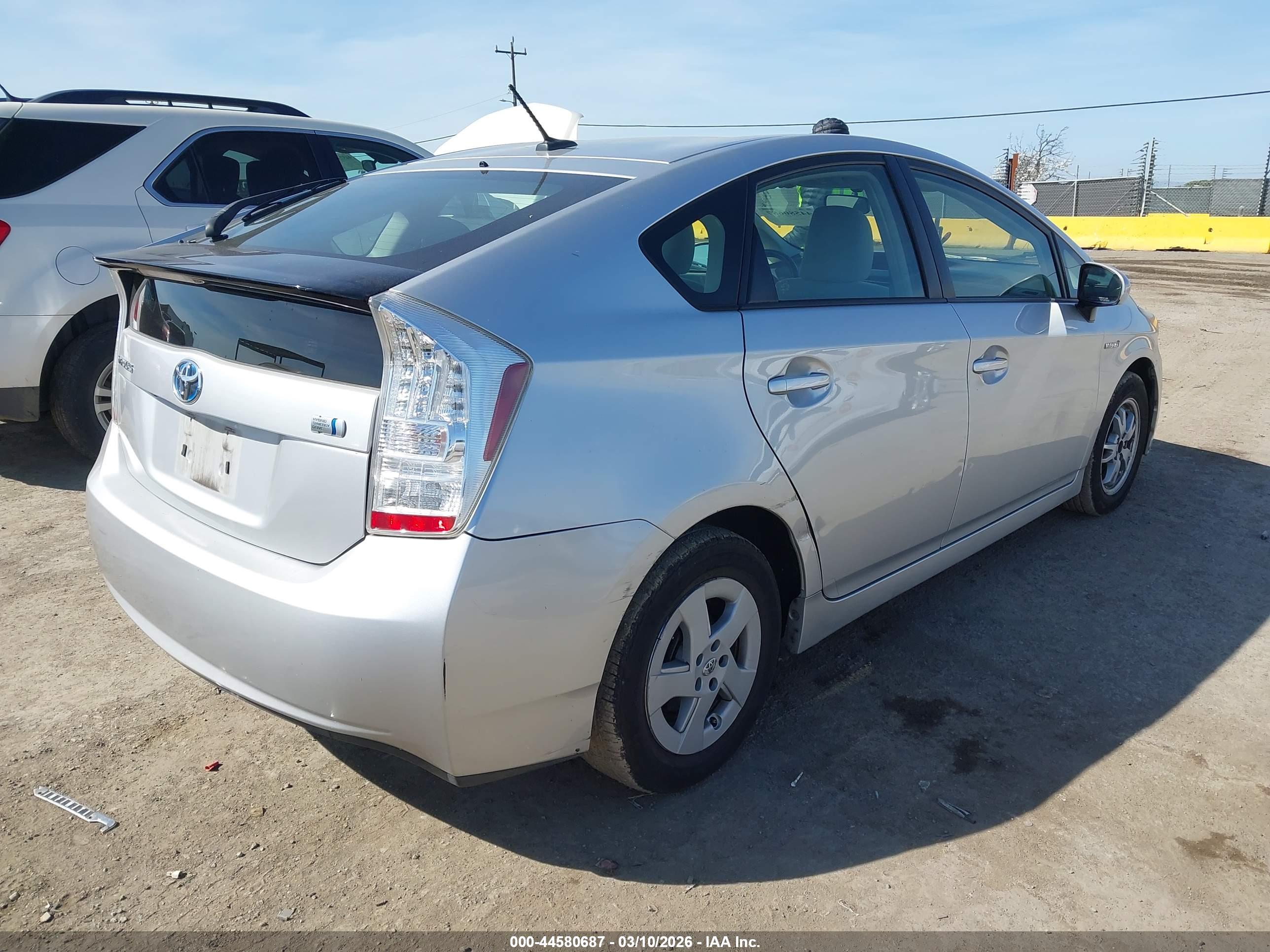TOYOTA PRIUS image 4